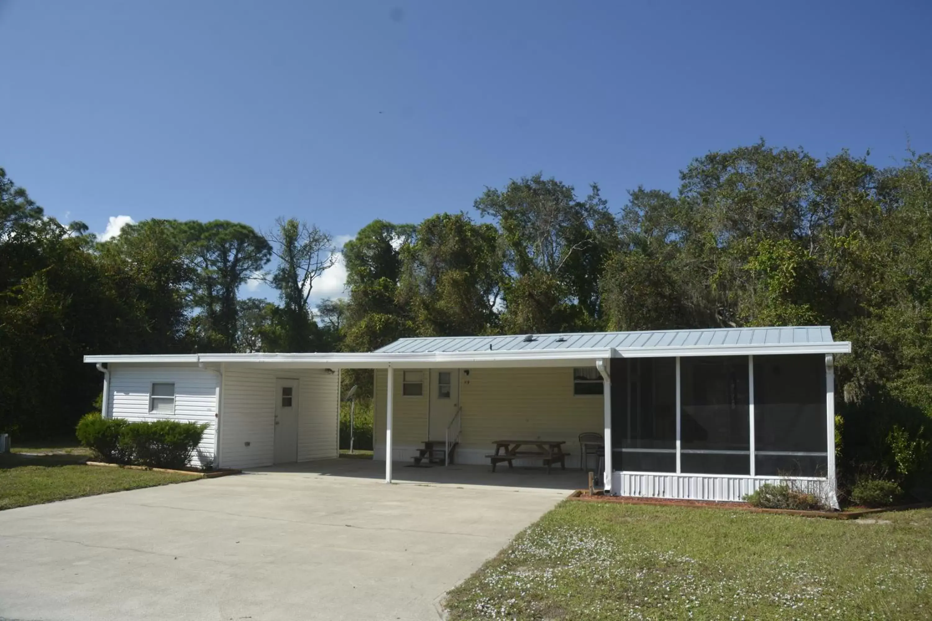 Property Building in Camp Mack, A Guy Harvey Lodge