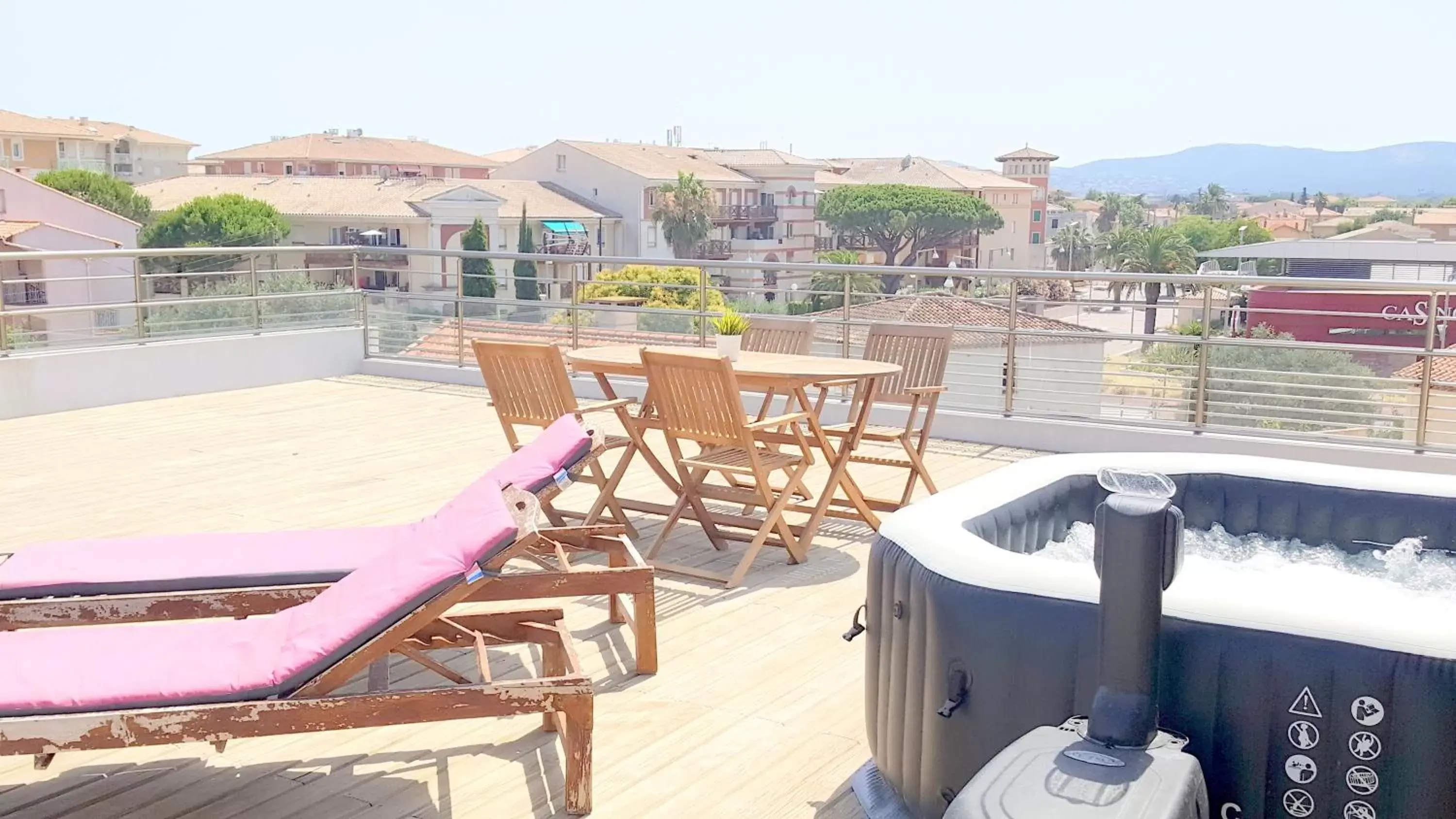 Balcony/Terrace in Hotel Sable Et Soleil - Port, Plage et spa