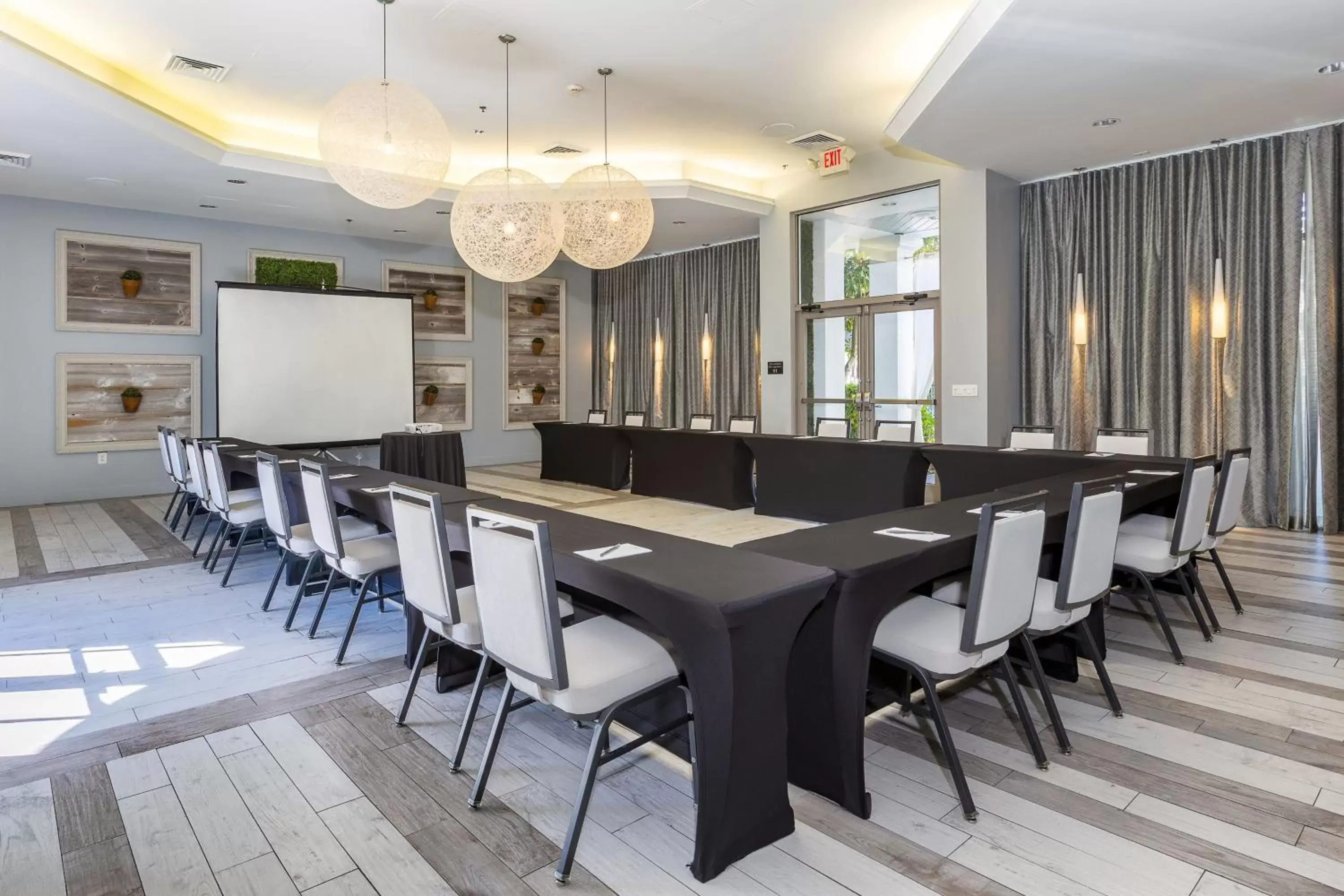 Meeting/conference room in Castle Hotel, Autograph Collection by Marriott