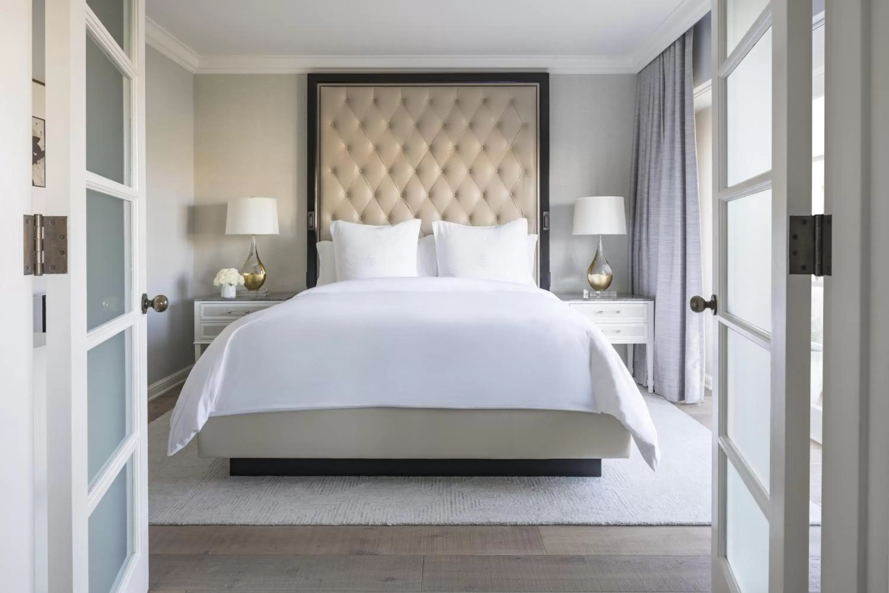 Bedroom, Bed in Four Seasons Hotel Los Angeles at Beverly Hills