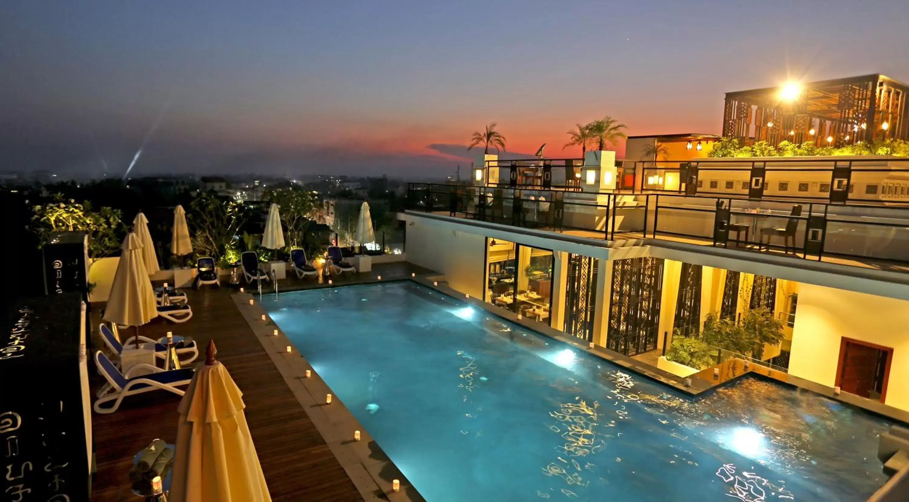 Swimming pool in HARI Residence & Spa