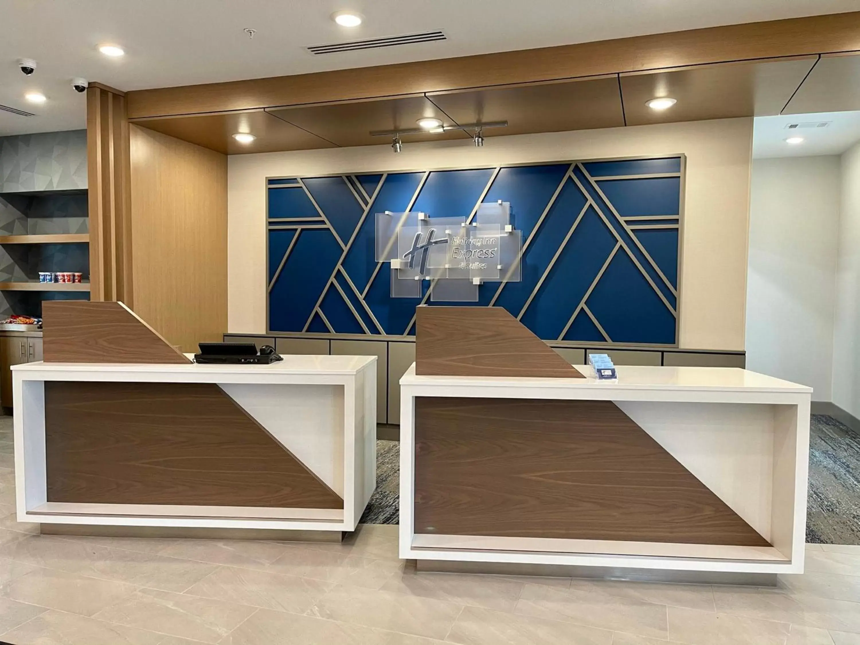 Property building in Holiday Inn Express & Suites - Ft. Smith - Airport by IHG Property building in Holiday Inn Express & Suites - Ft. Smith - Airport by IHG