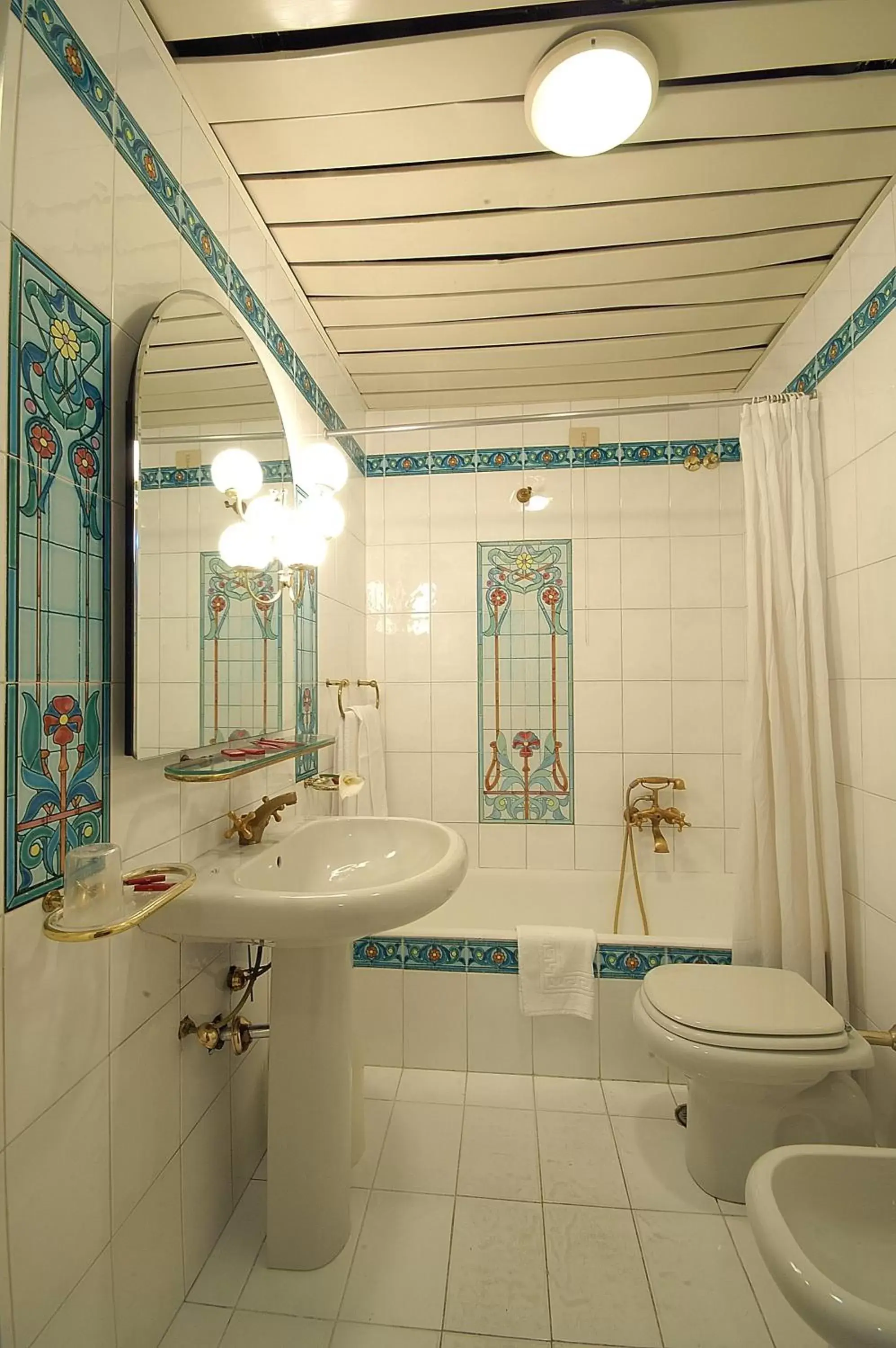 Bathroom in Hotel Martelli