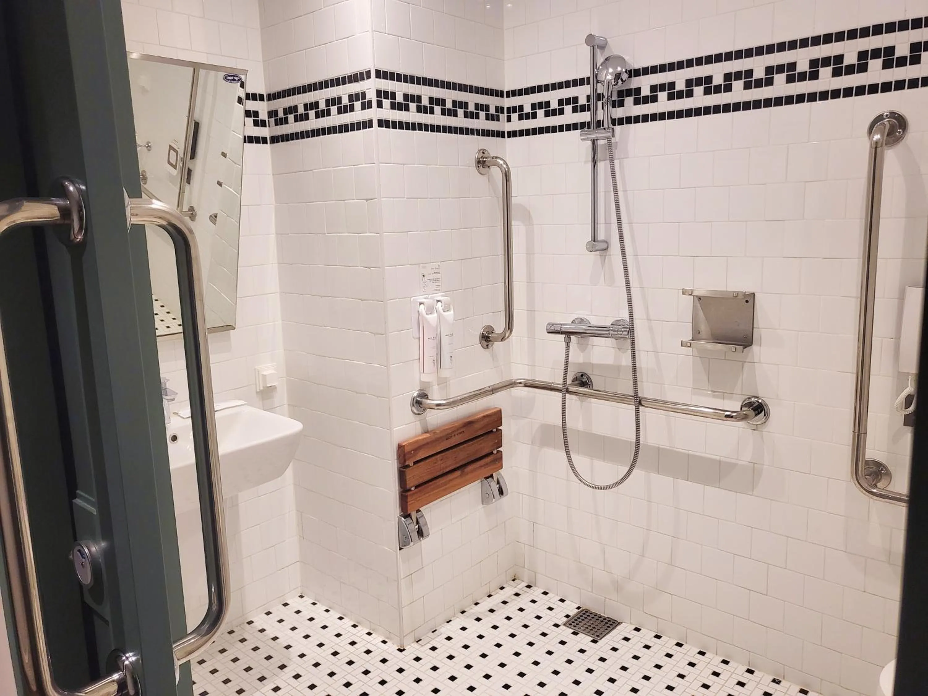 Bathroom in Hotel Crescendo Seoul