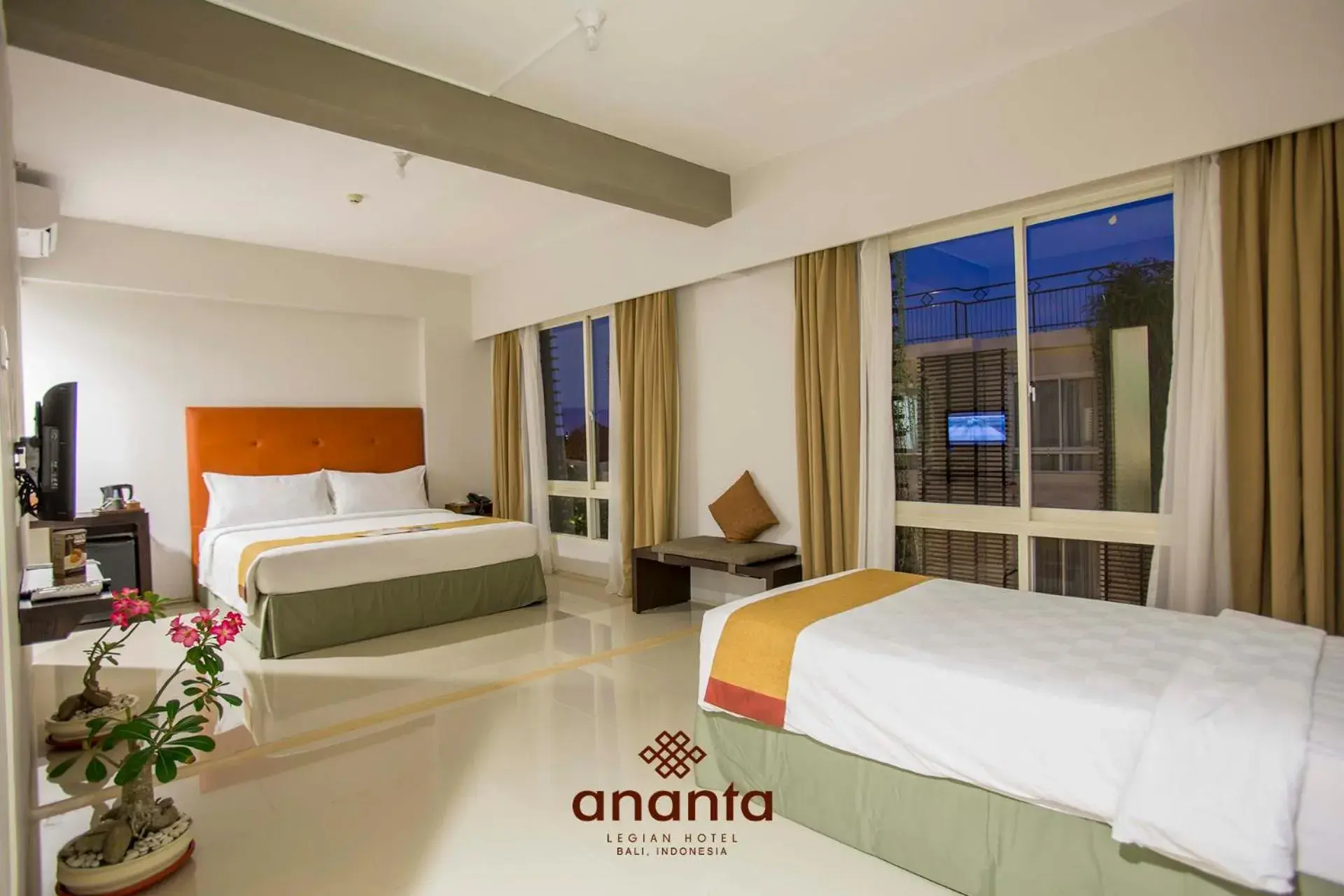 Bed in Ananta Legian Hotel
