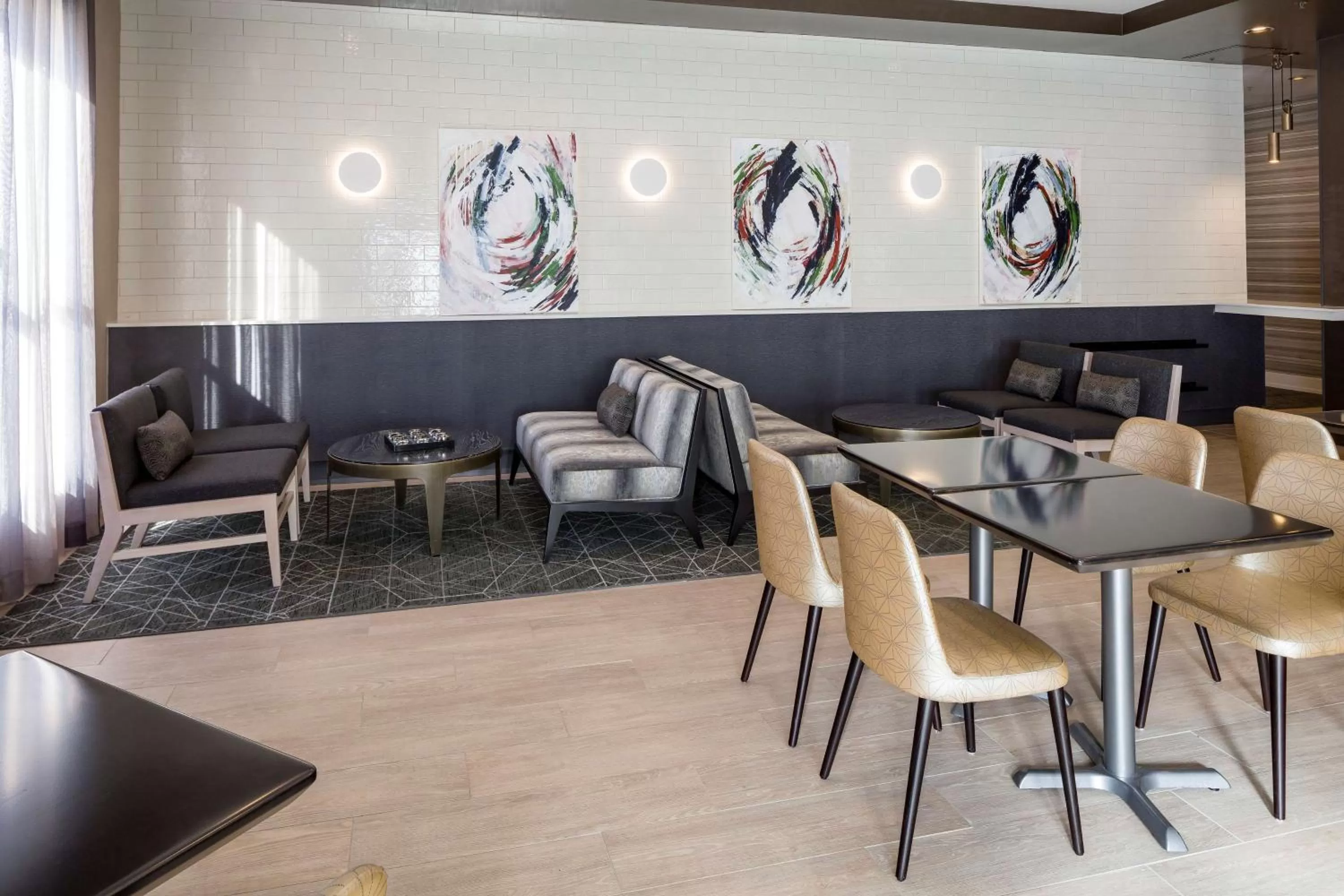 Lobby or reception in DoubleTree by Hilton Boston Logan Airport Chelsea