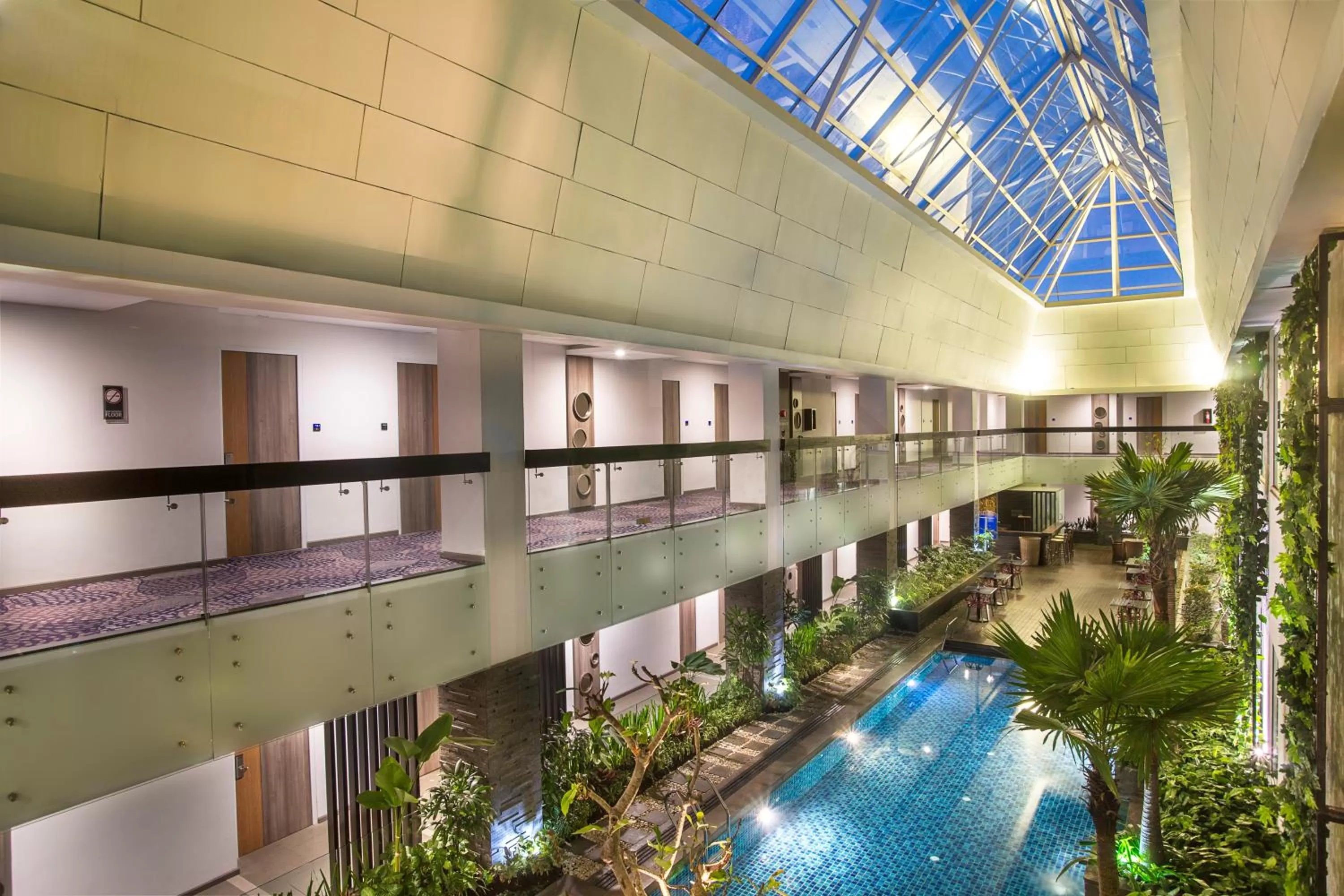 Swimming pool in Holiday Inn Bandung Pasteur by IHG