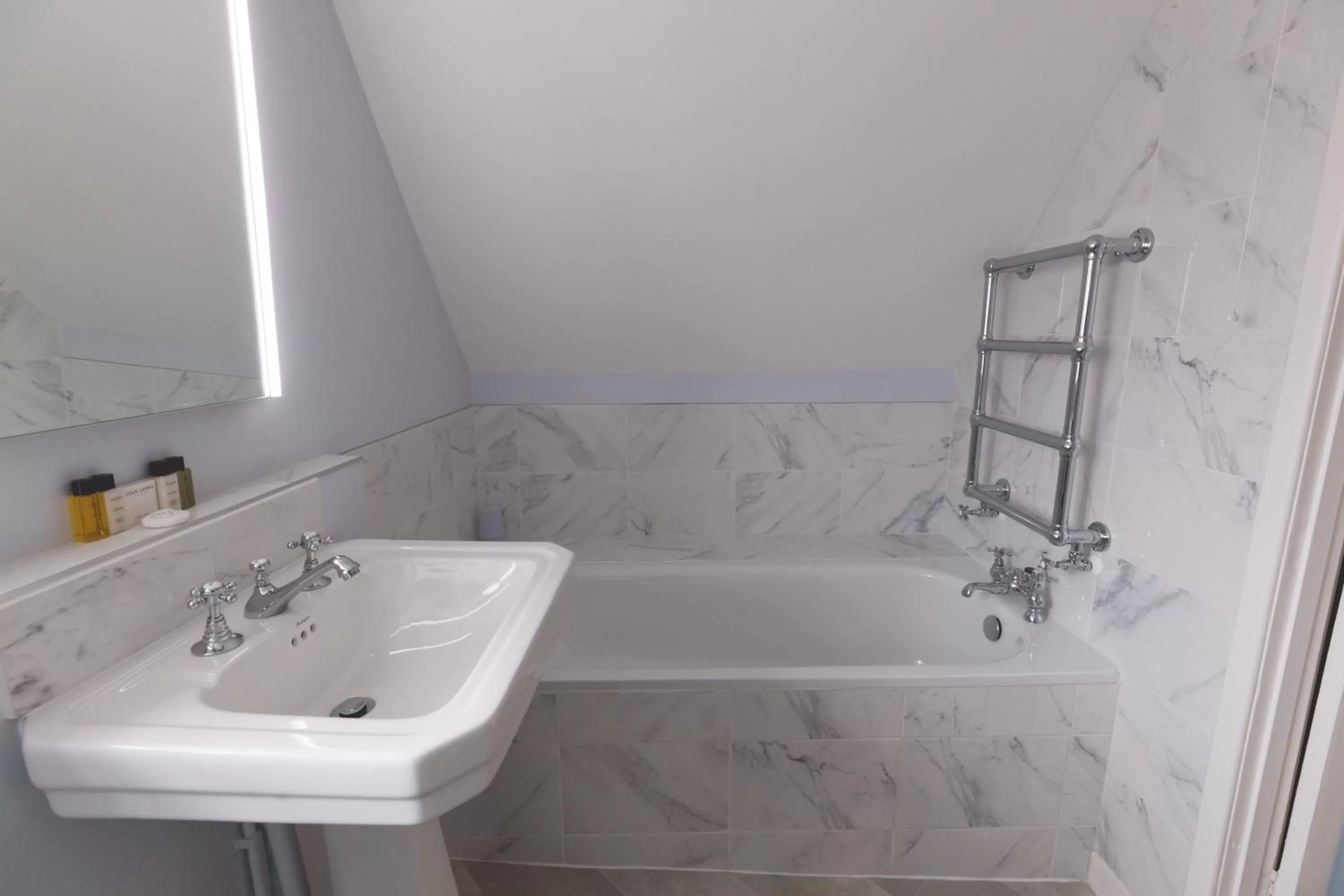 Shower in The Old Vicarage Hotel & Restaurant