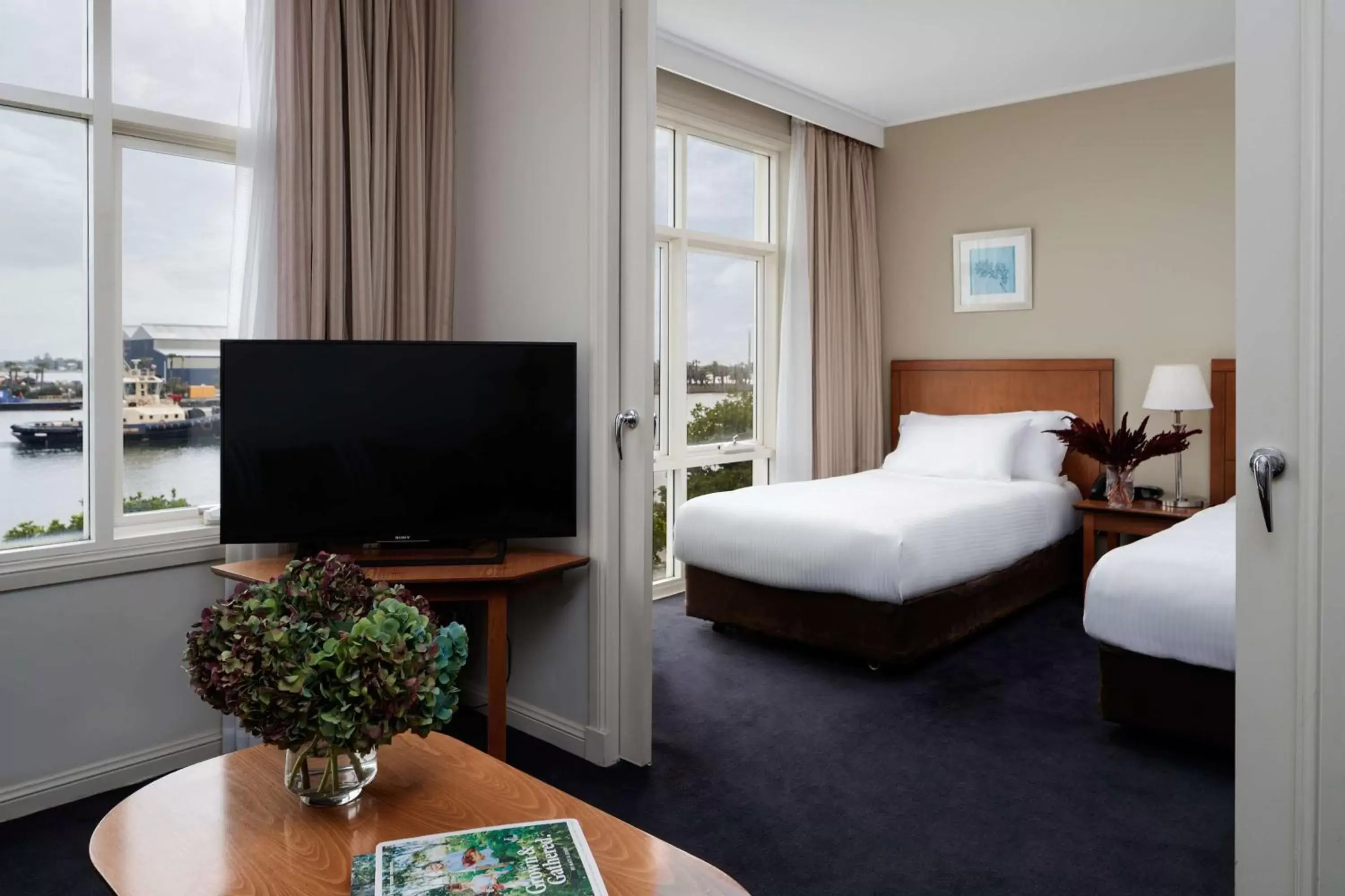 Bedroom, TV/Entertainment Center in Rydges Newcastle