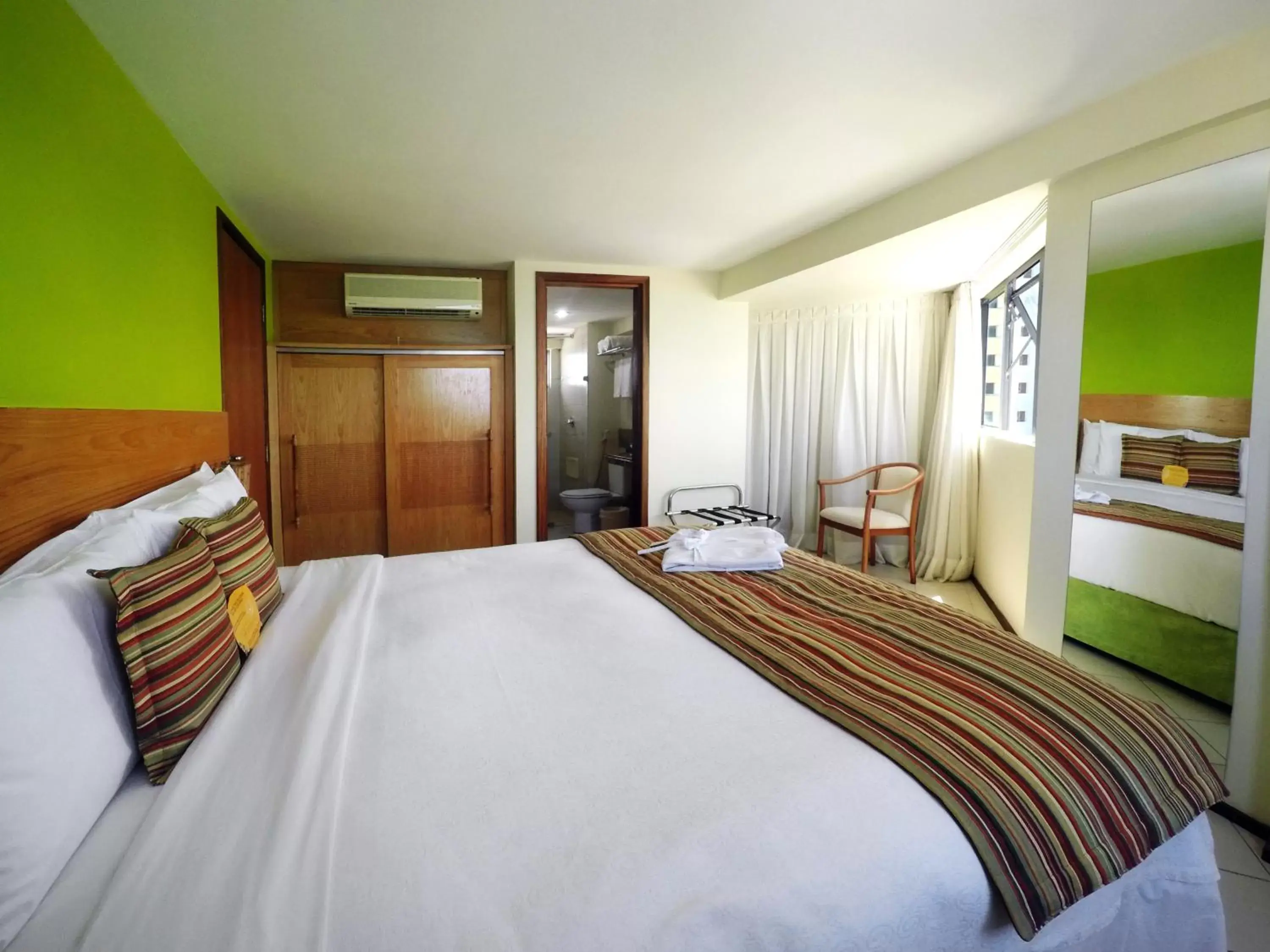 Bedroom, Bed in Quality Suites Natal