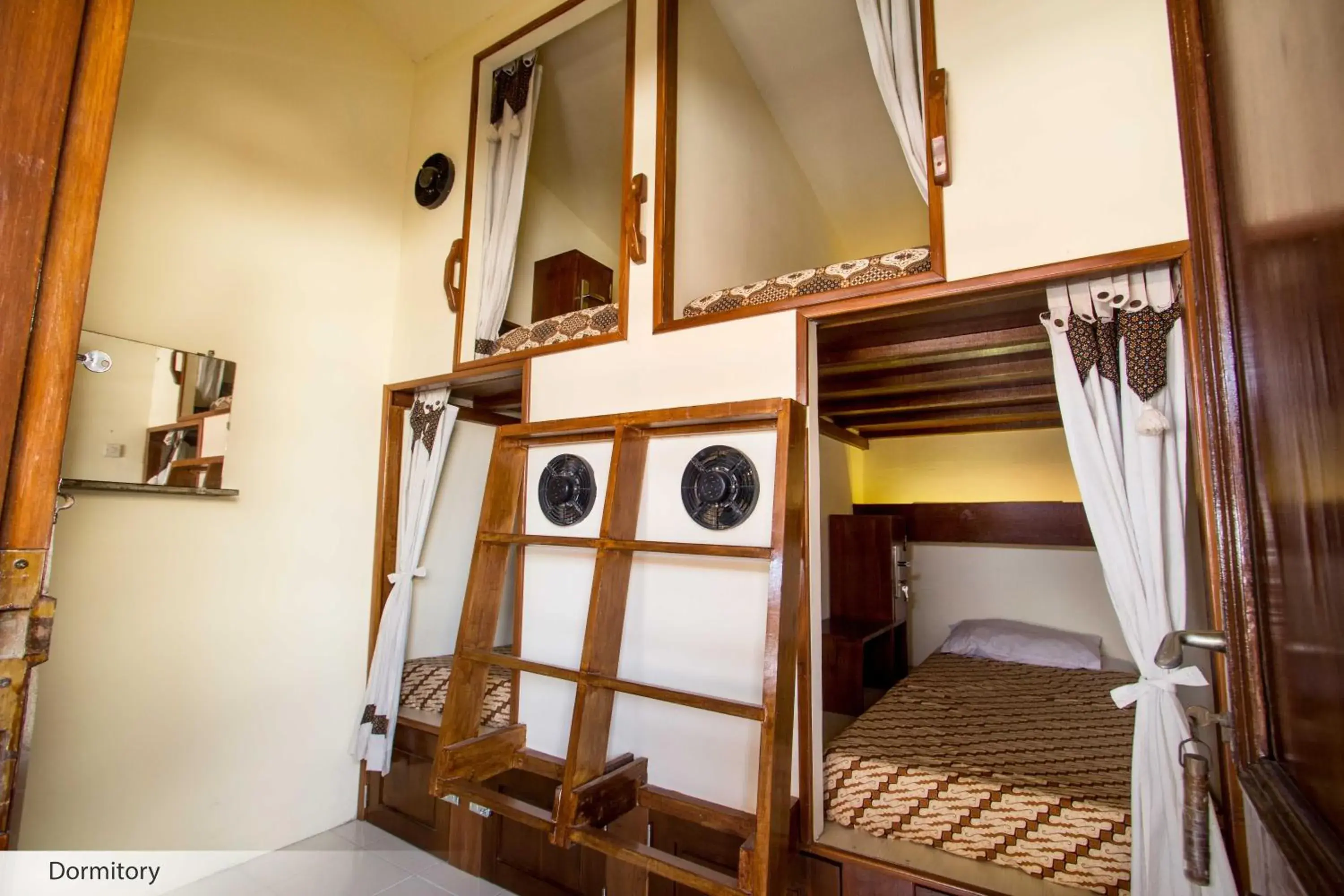 Bunk Bed in Duta Guest House