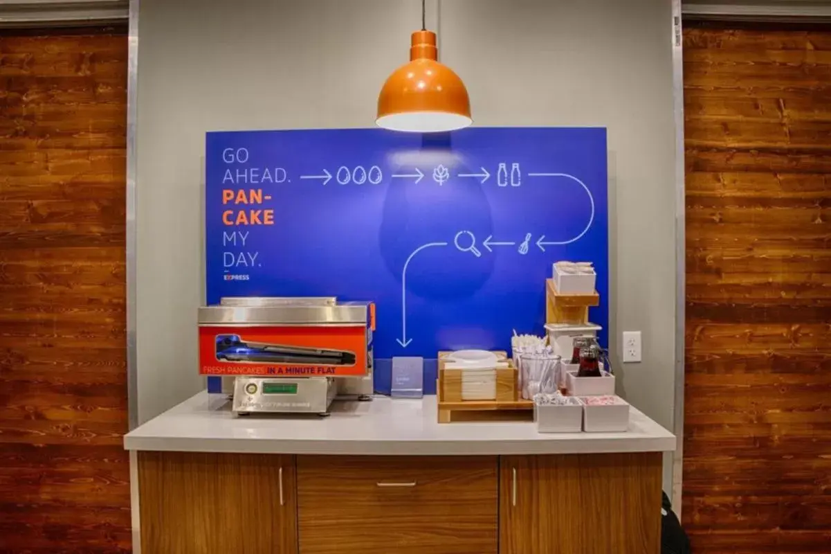 Buffet breakfast in Holiday Inn Express - Plattsburgh by IHG Buffet breakfast in Holiday Inn Express - Plattsburgh by IHG