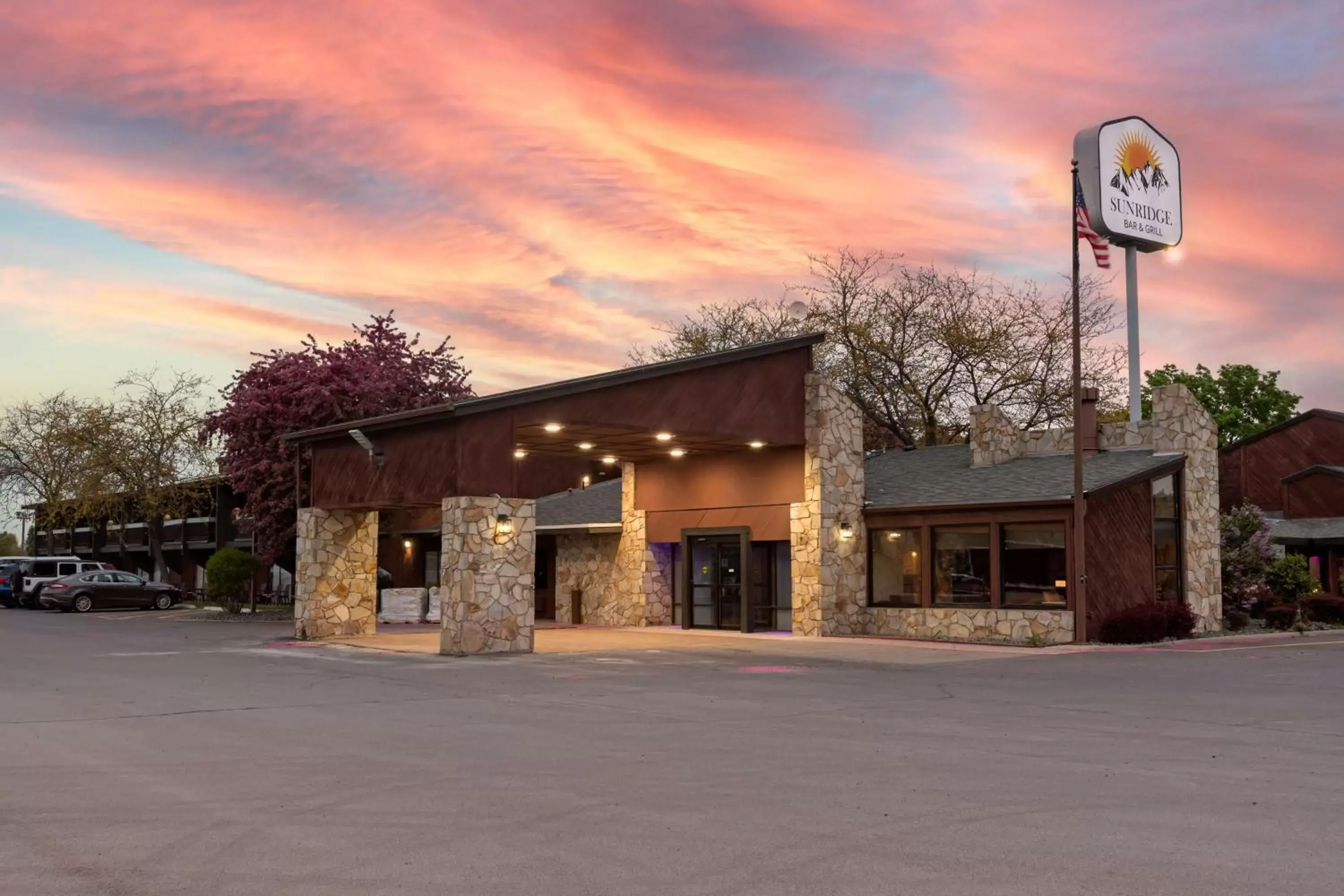 Property Building in Best Western Sunridge Inn & Conference Center