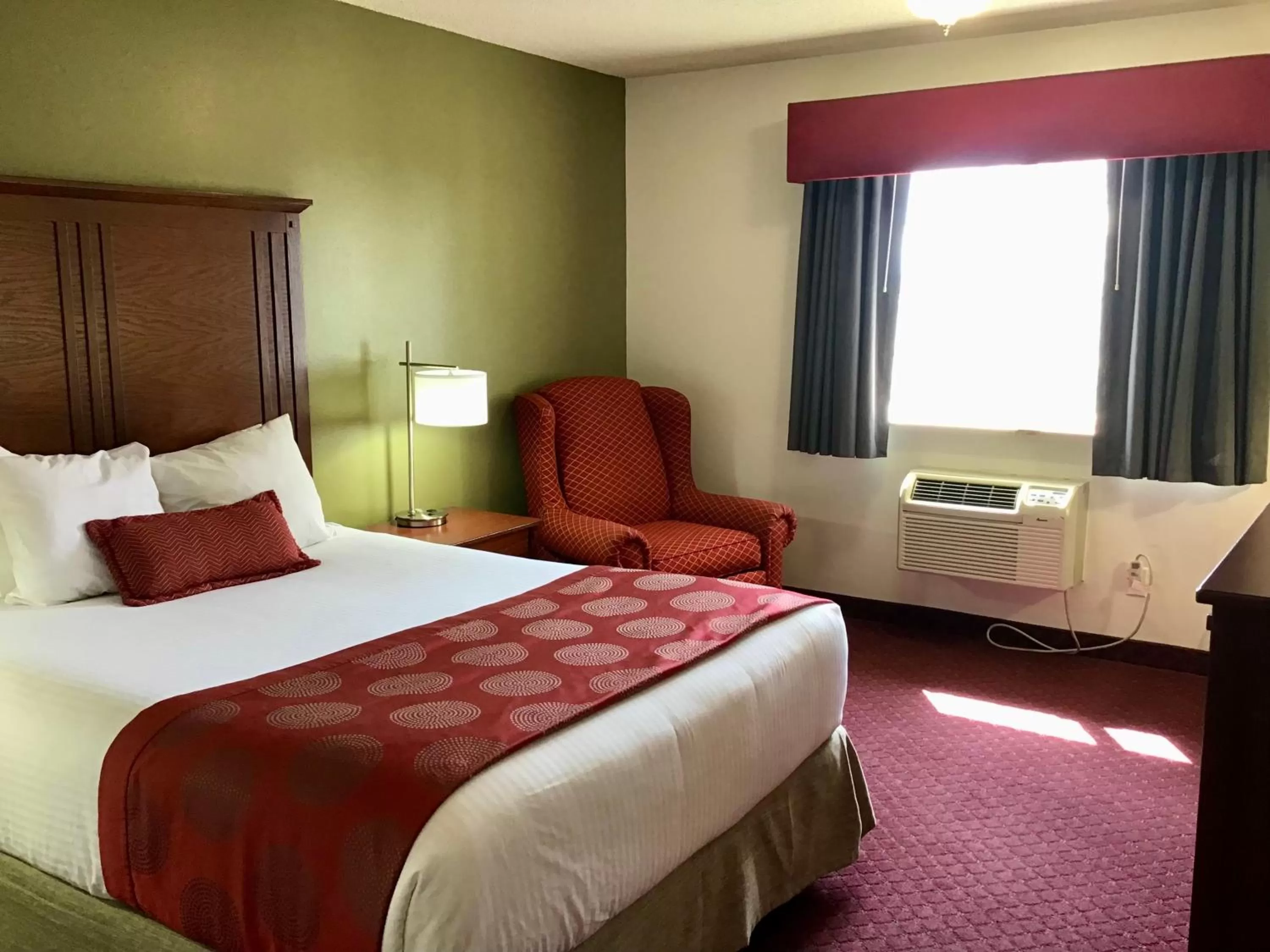 Photo of the whole room, Bed in Baymont by Wyndham Bozeman