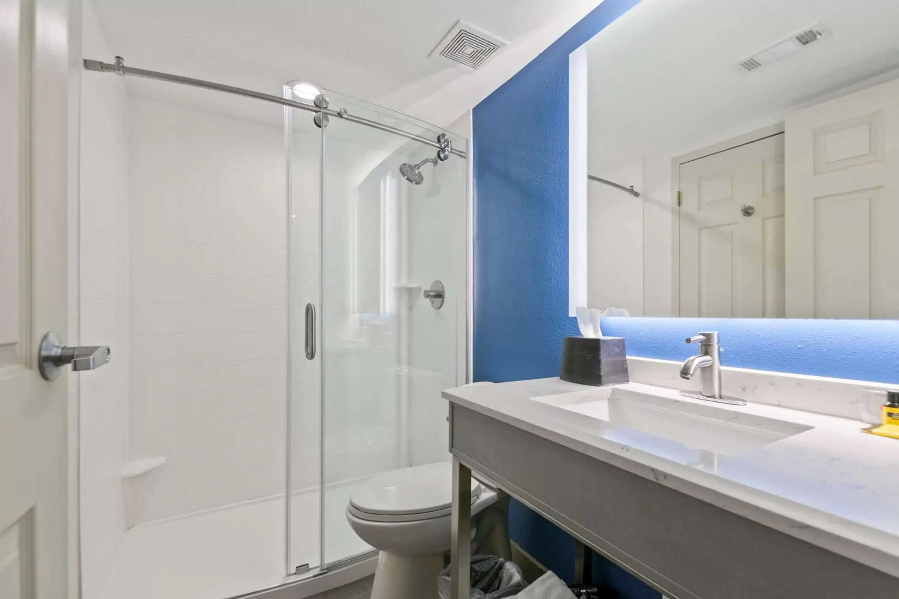 Bathroom in Best Western Plus Lake Lanier Gainesville Hotel & Suites