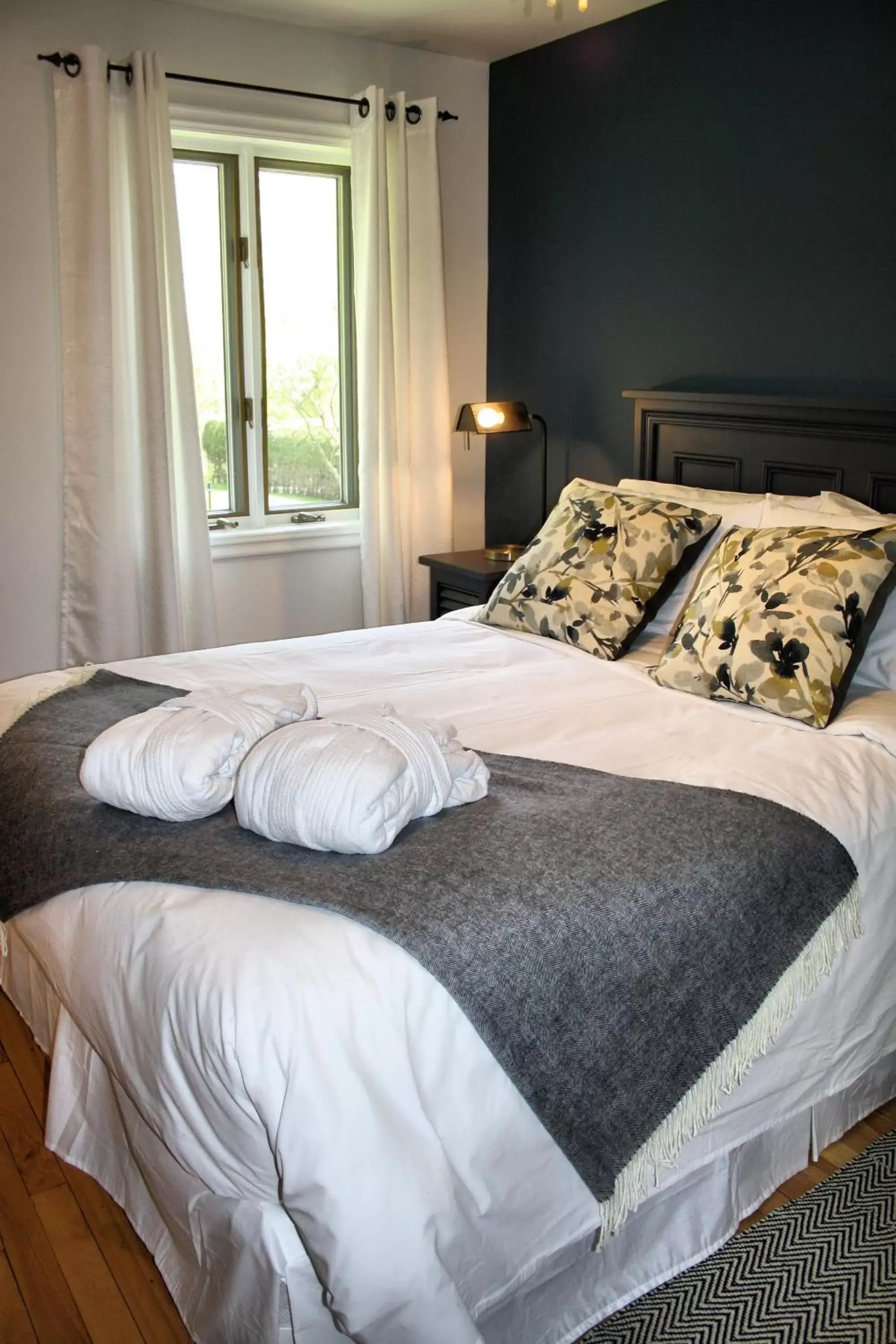 Photo of the whole room, Bed in Domaine Jolivent