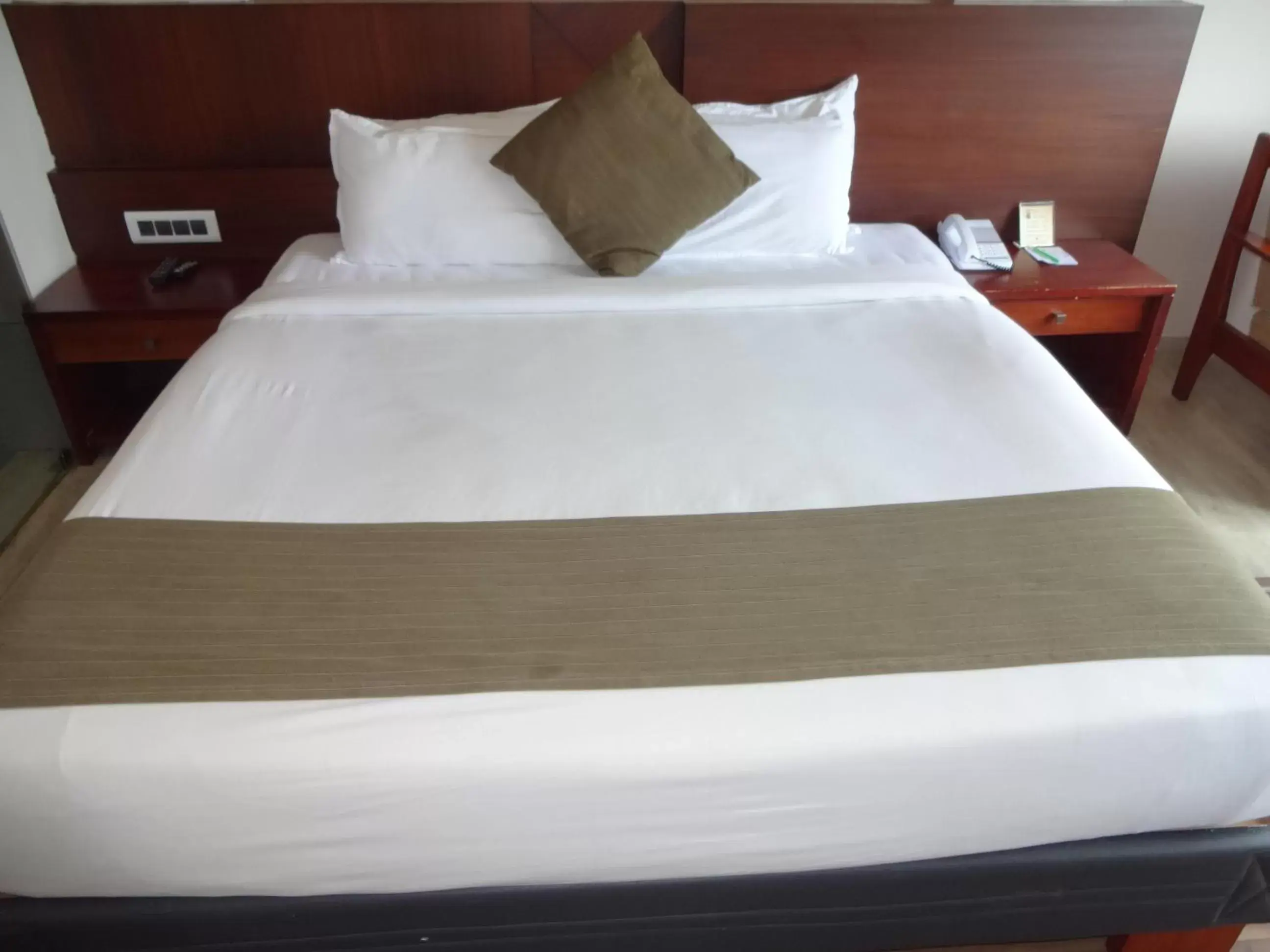 Bed in Paramount Tower