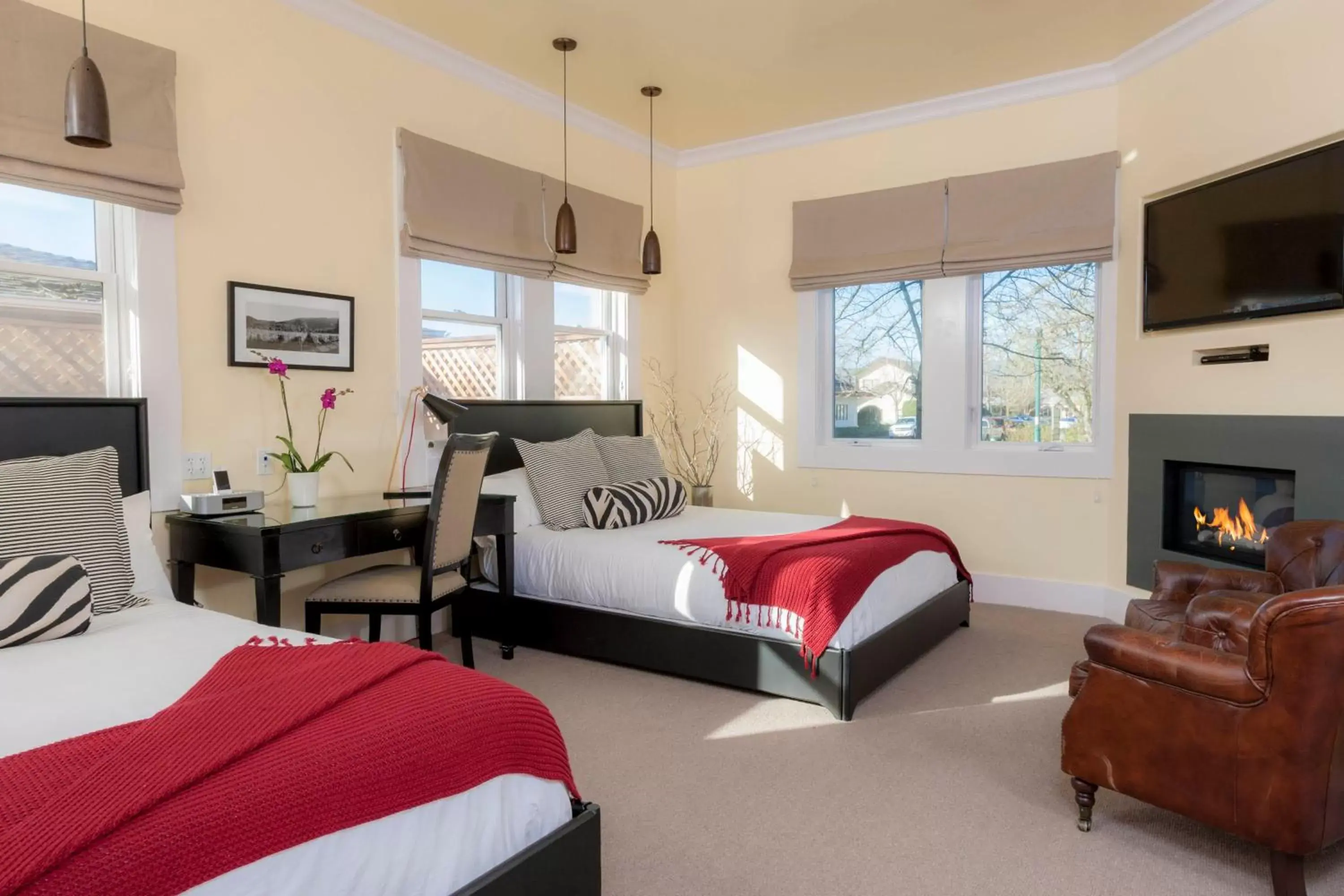 Bed, Seating Area in Inn at Sonoma, A Four Sisters Inn