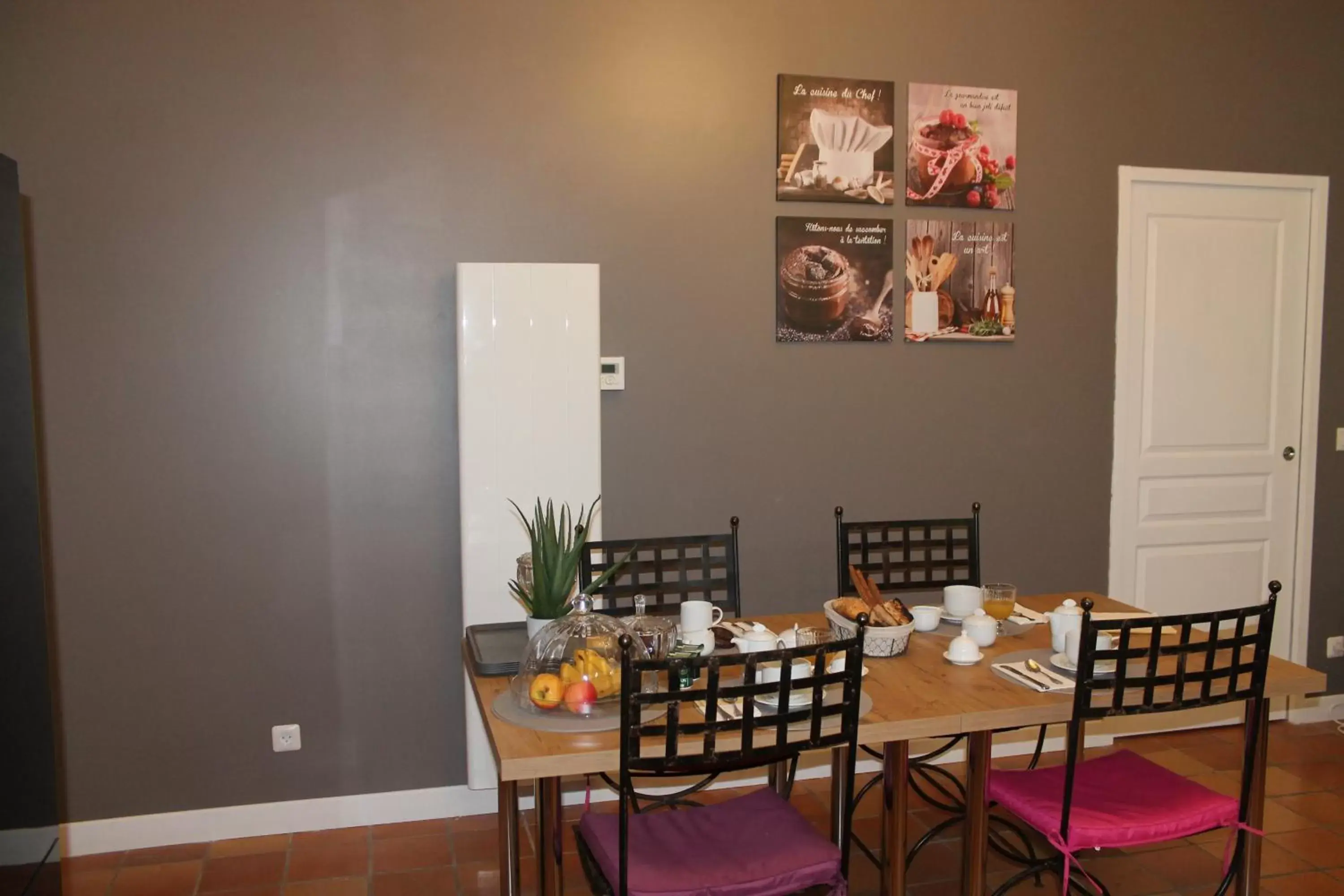 Food and drinks, Restaurant/Places to Eat in La Levriere d'Arc les Gray Chambre D'hotes