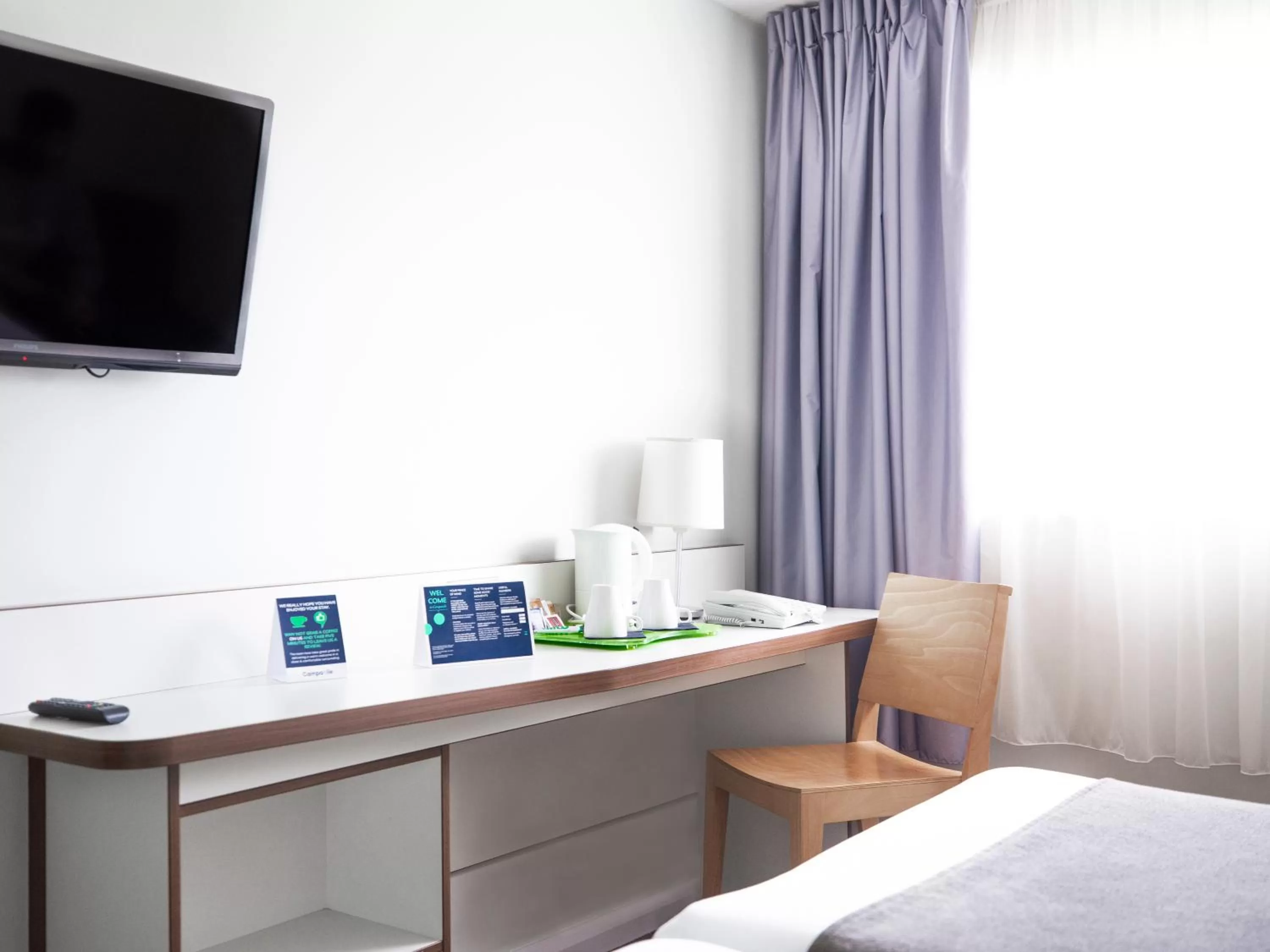 Bedroom, Bed in Campanile Hotel Northampton