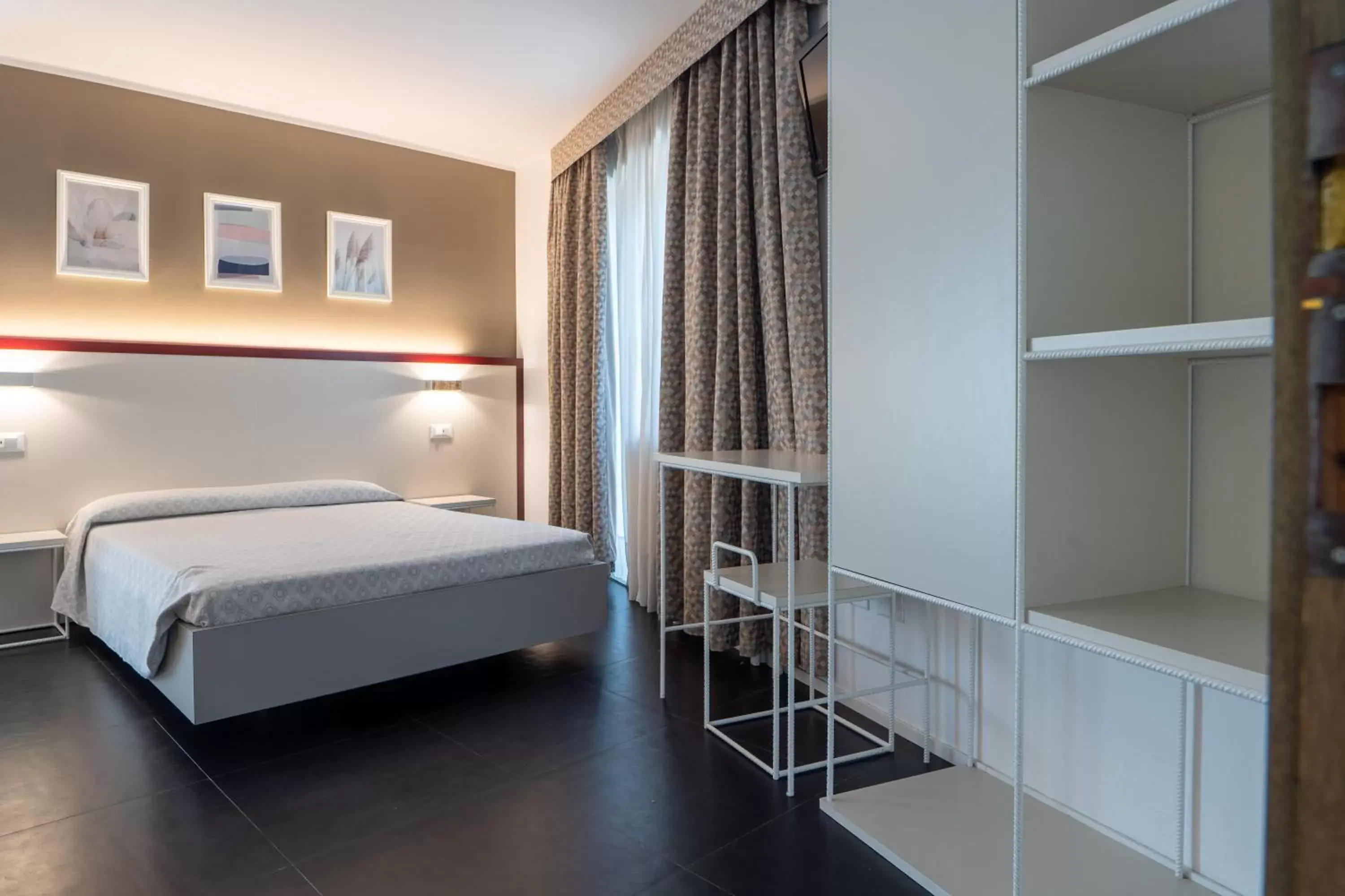 Bed in Hotel Centrale Bed in Hotel Centrale