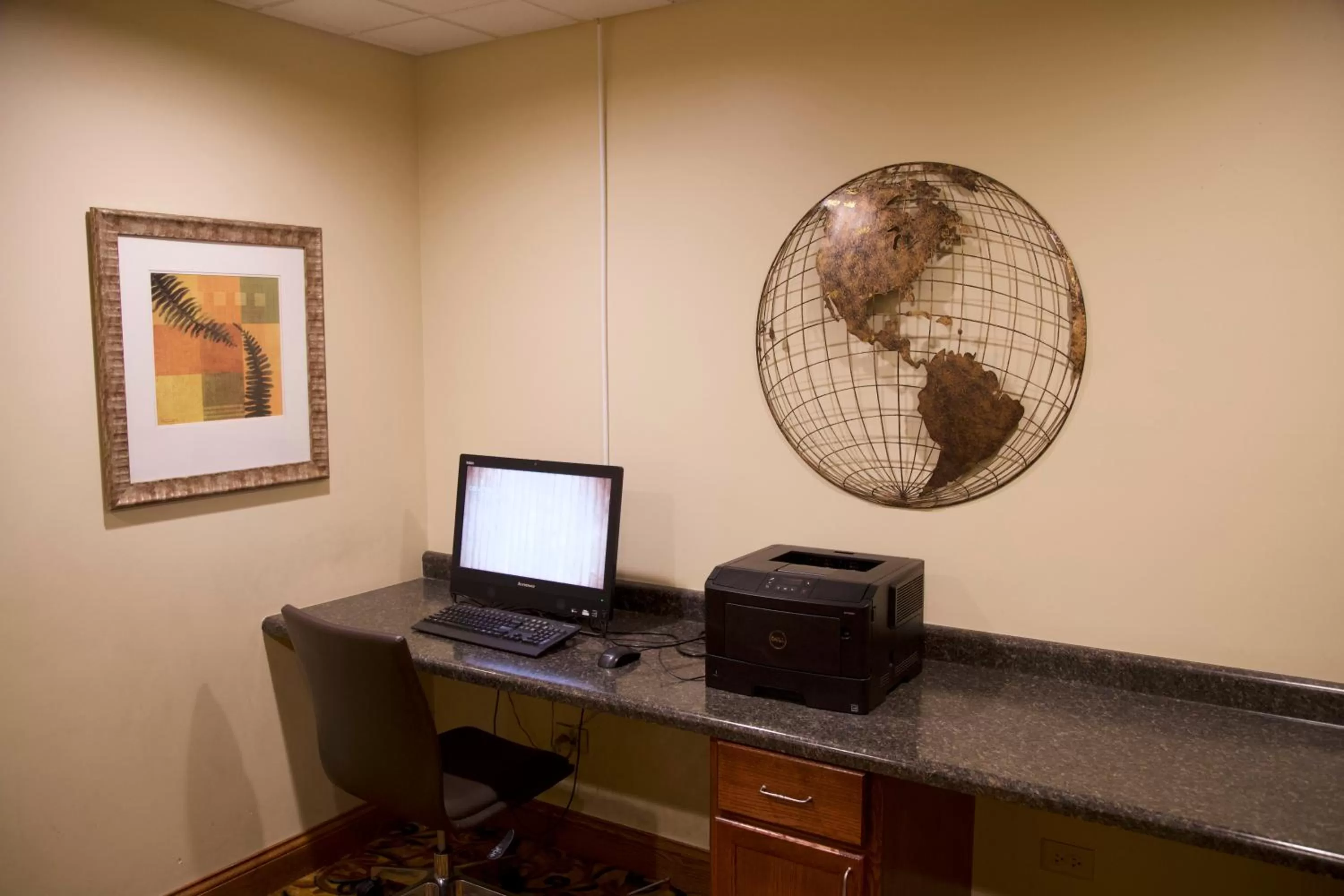 Business facilities in Country Inn & Suites by Radisson, Crystal Lake, IL
