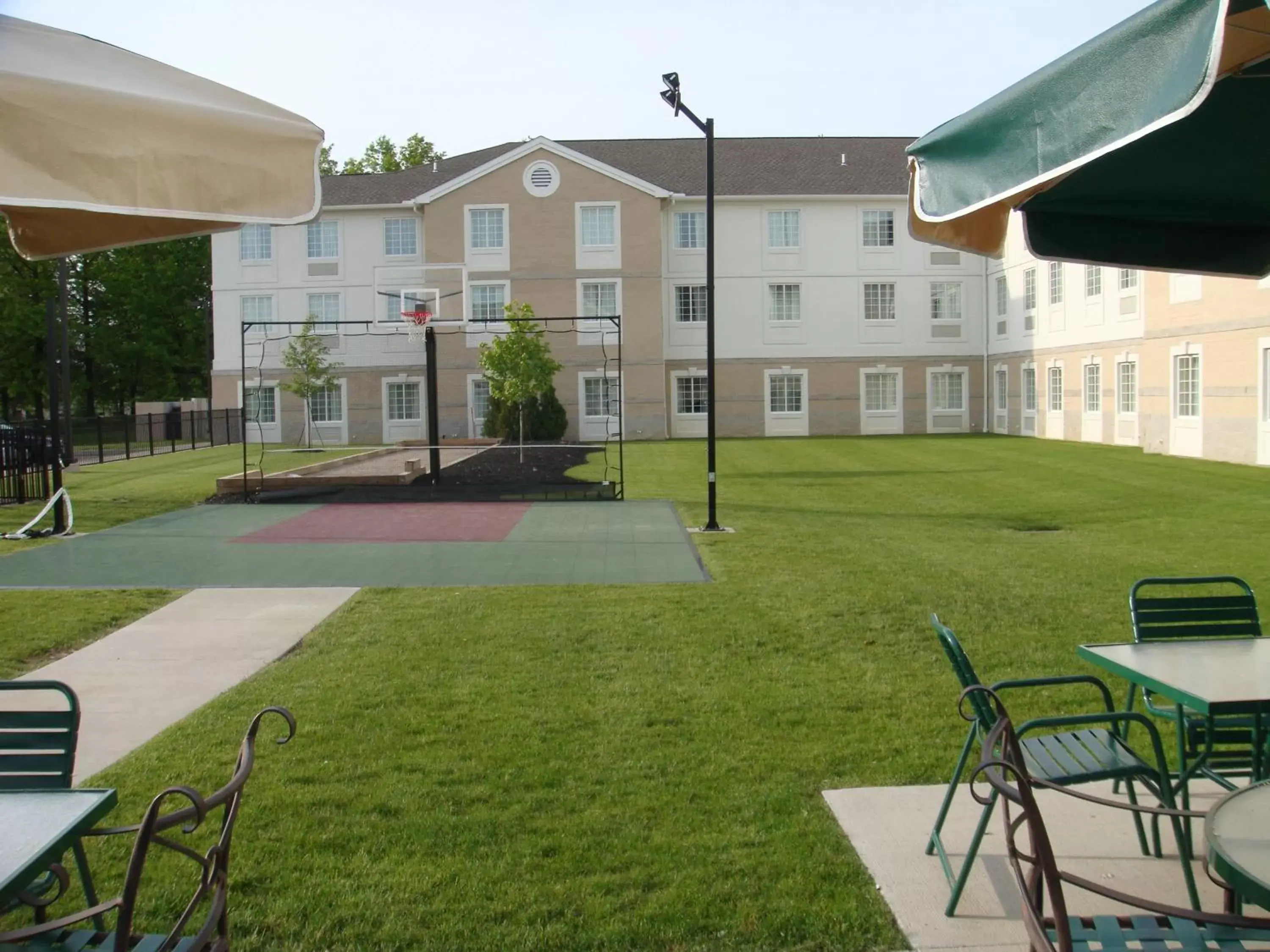 Fitness centre/facilities, Garden in Staybridge Suites Cleveland Mayfield Heights Beachwood, an IHG Hotel