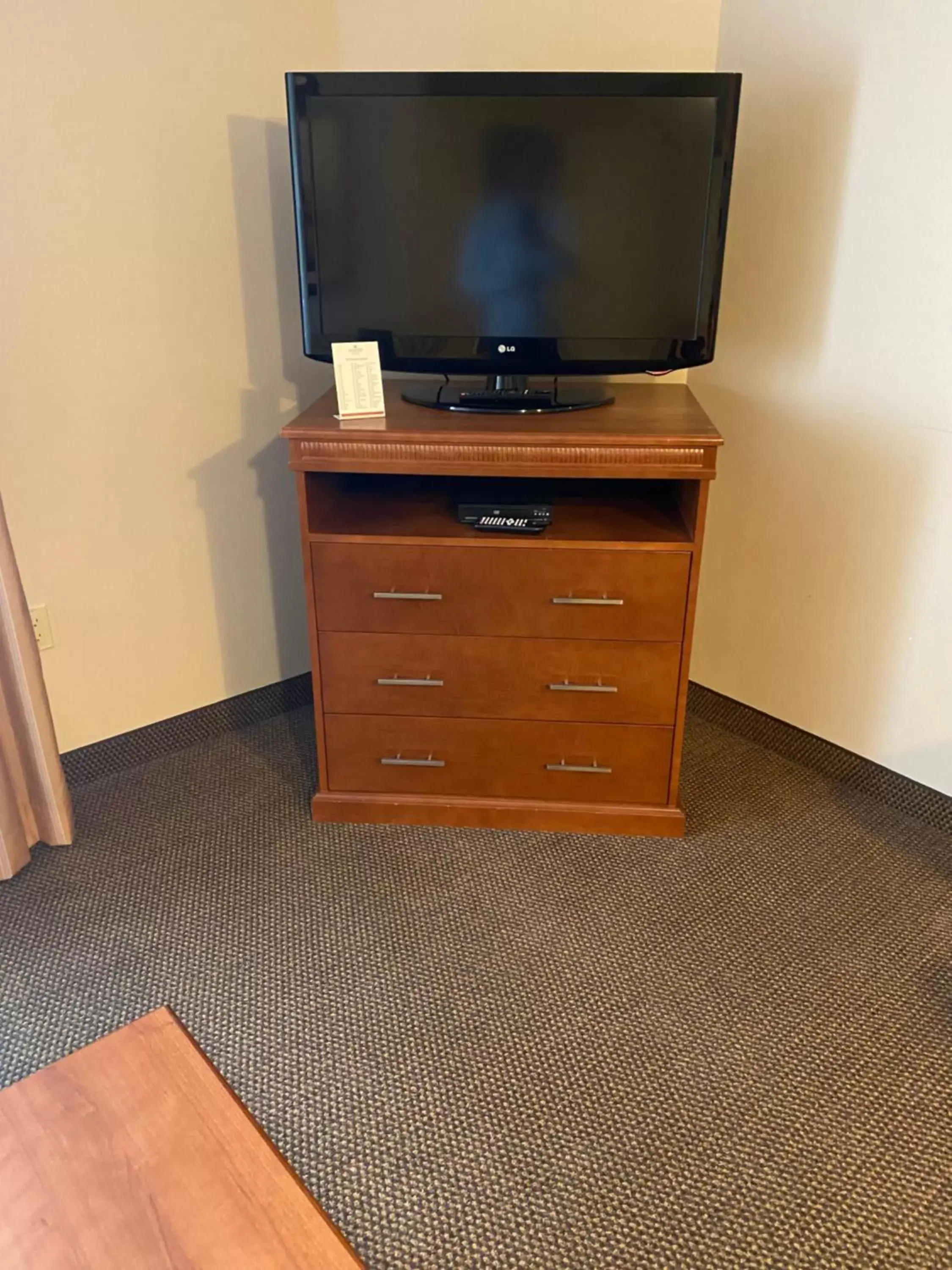 TV and multimedia, TV/Entertainment Center in Candlewood Williamsport, an IHG Hotel
