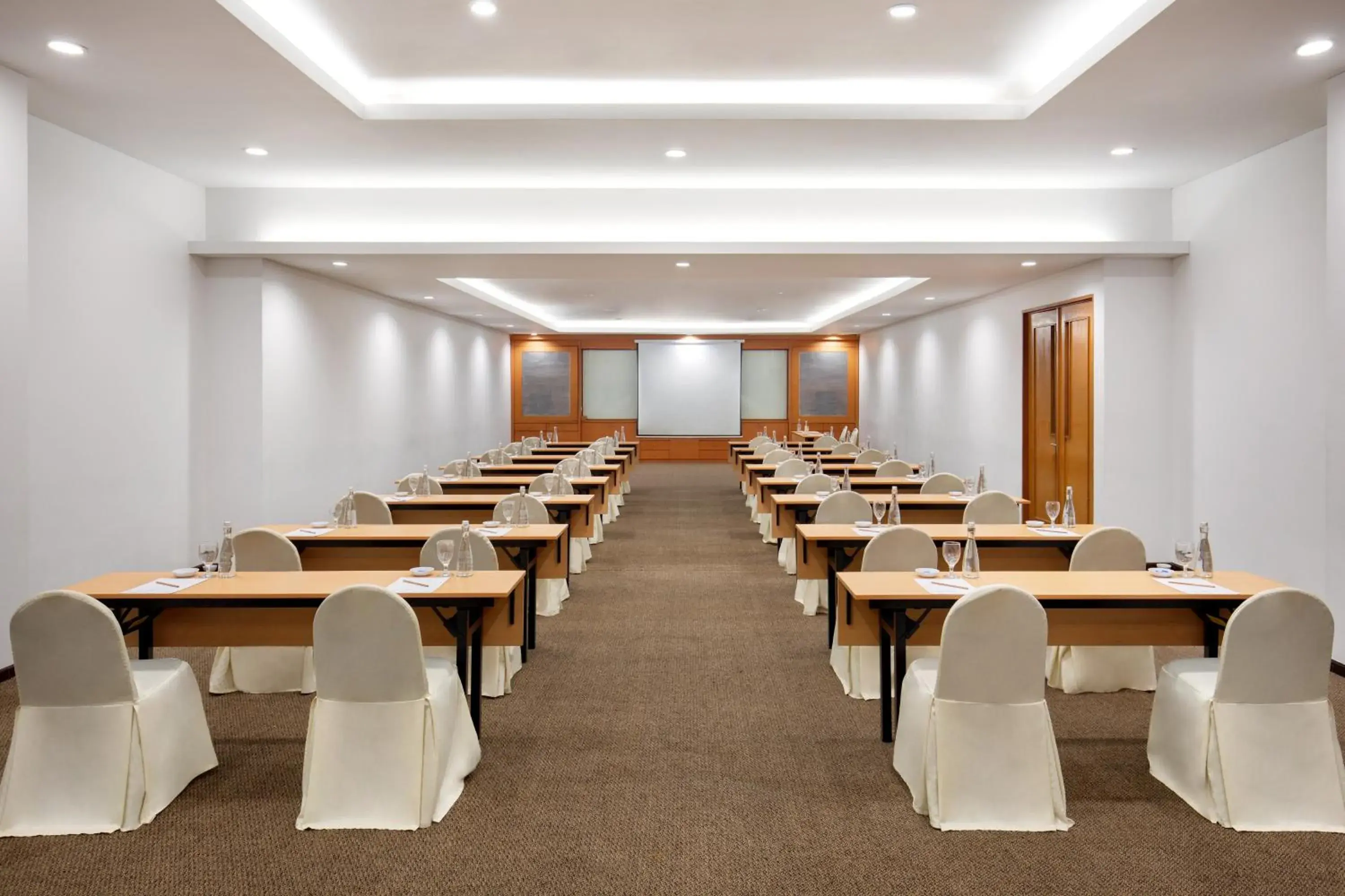 Meeting/conference room in Novotel Palembang Hotel