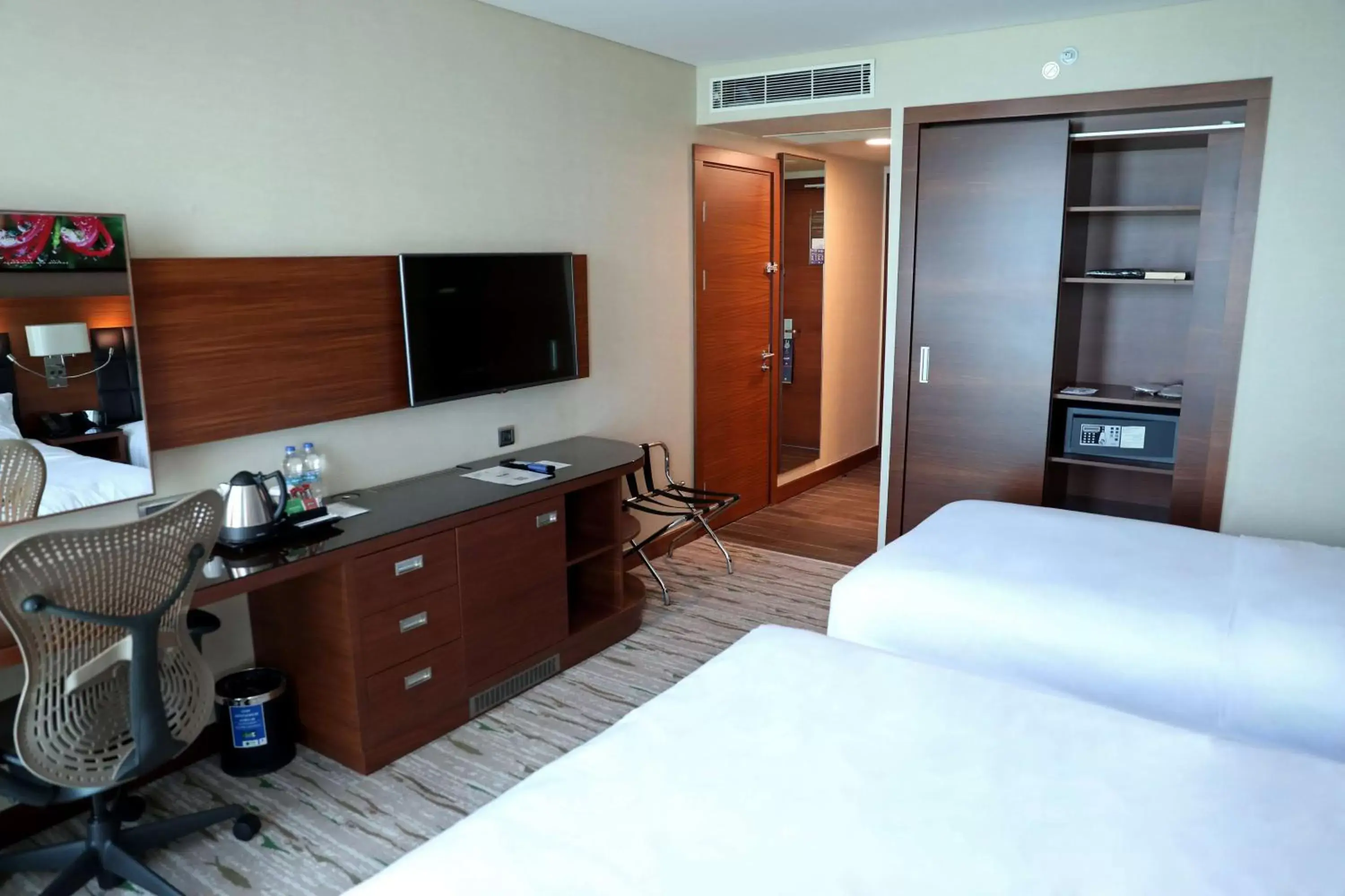 Bed, TV/Entertainment Center in DoubleTree by Hilton Trabzon