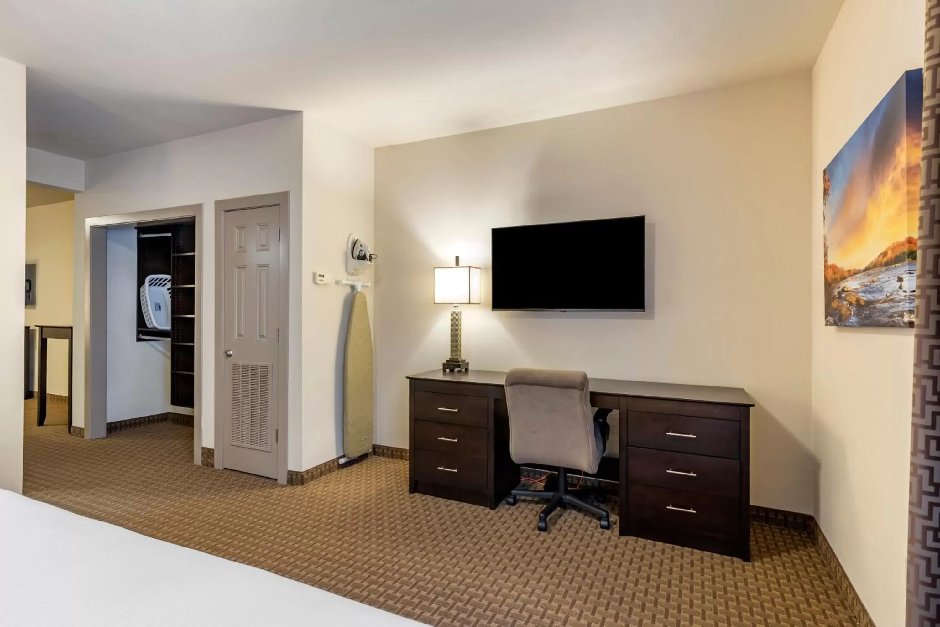 TV and multimedia, TV/Entertainment Center in Stay-Over Suites - Fort Gregg-Adams Area