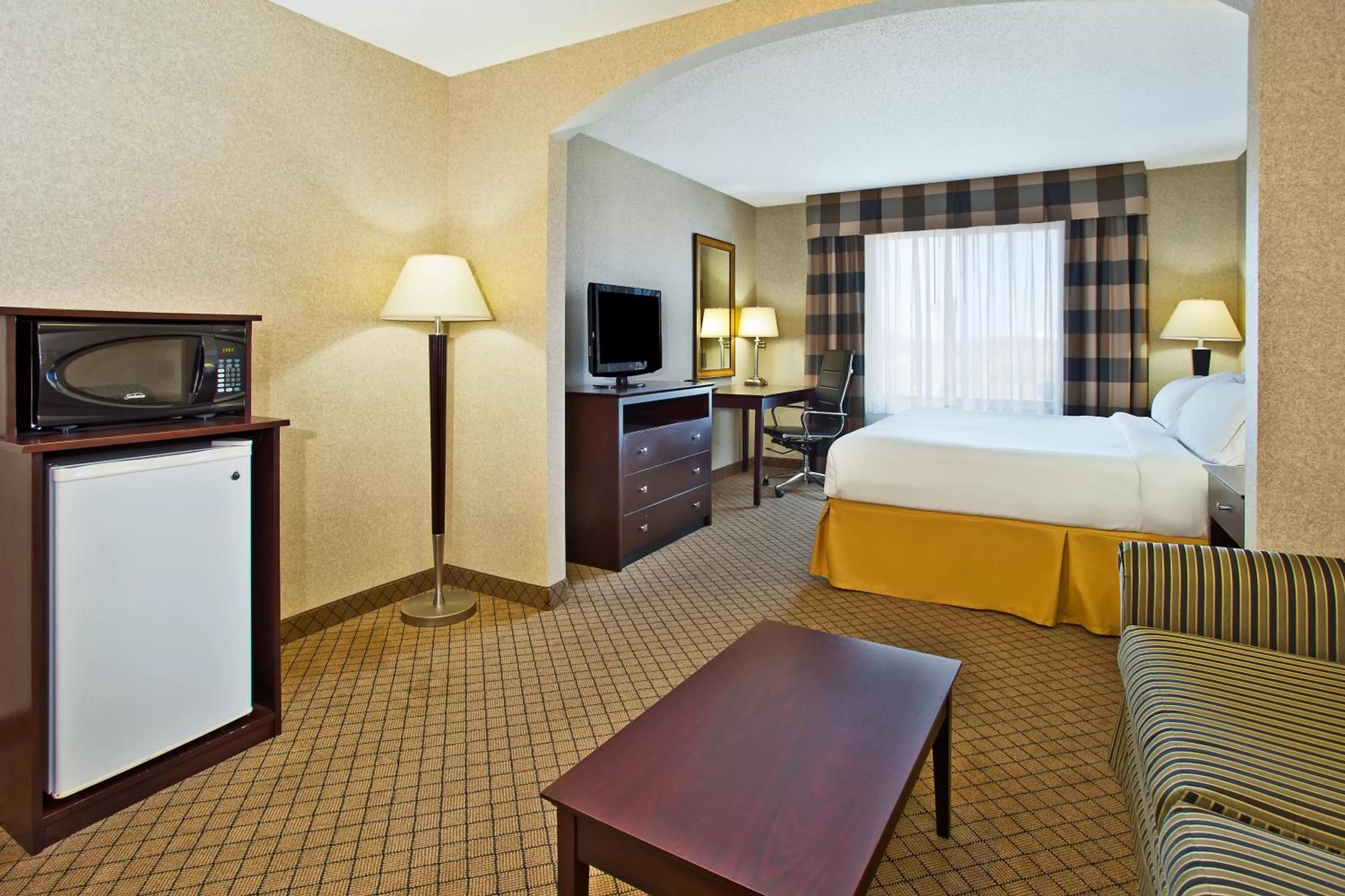 Photo of the whole room, Bed in Holiday Inn Express Hotel & Suites Anderson by IHG