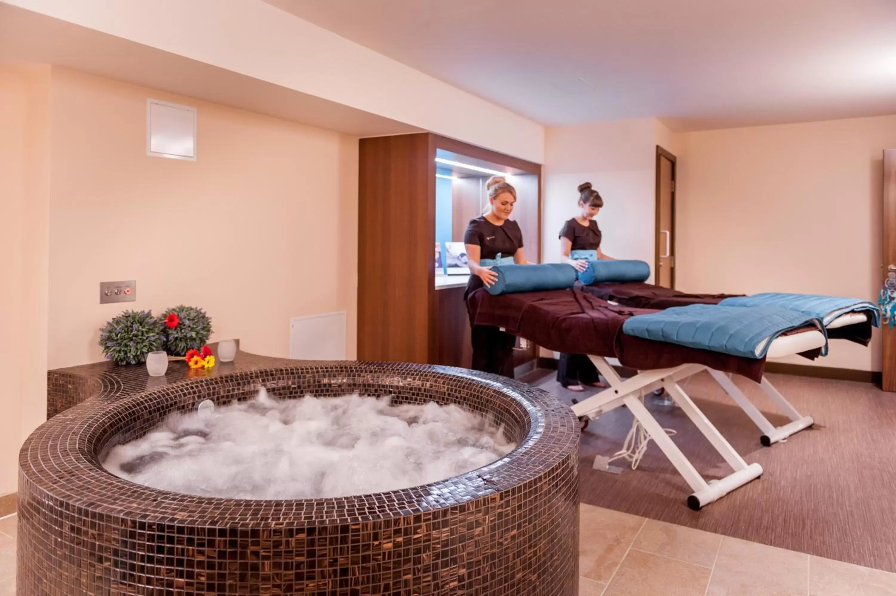 Hot Tub in Gomersal Park Hotel & Dream Spa