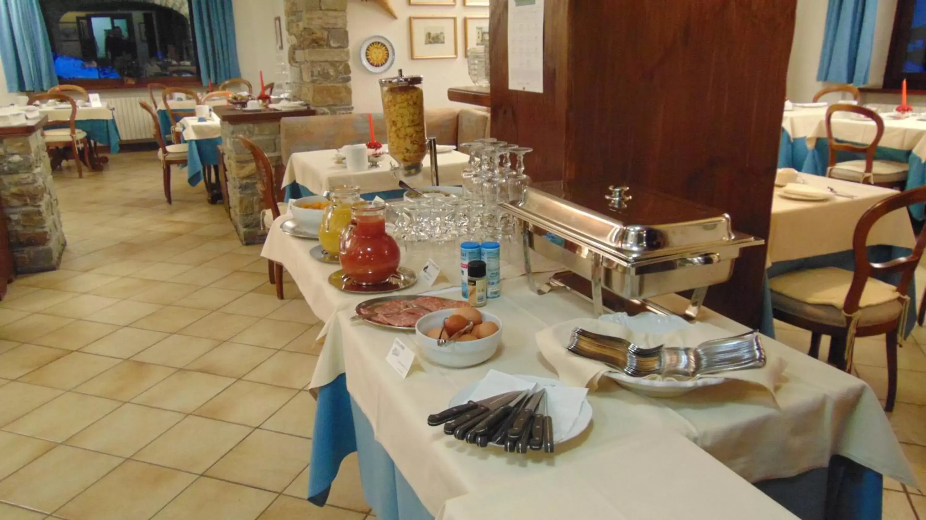 Restaurant/Places to Eat in Hotel Triolet