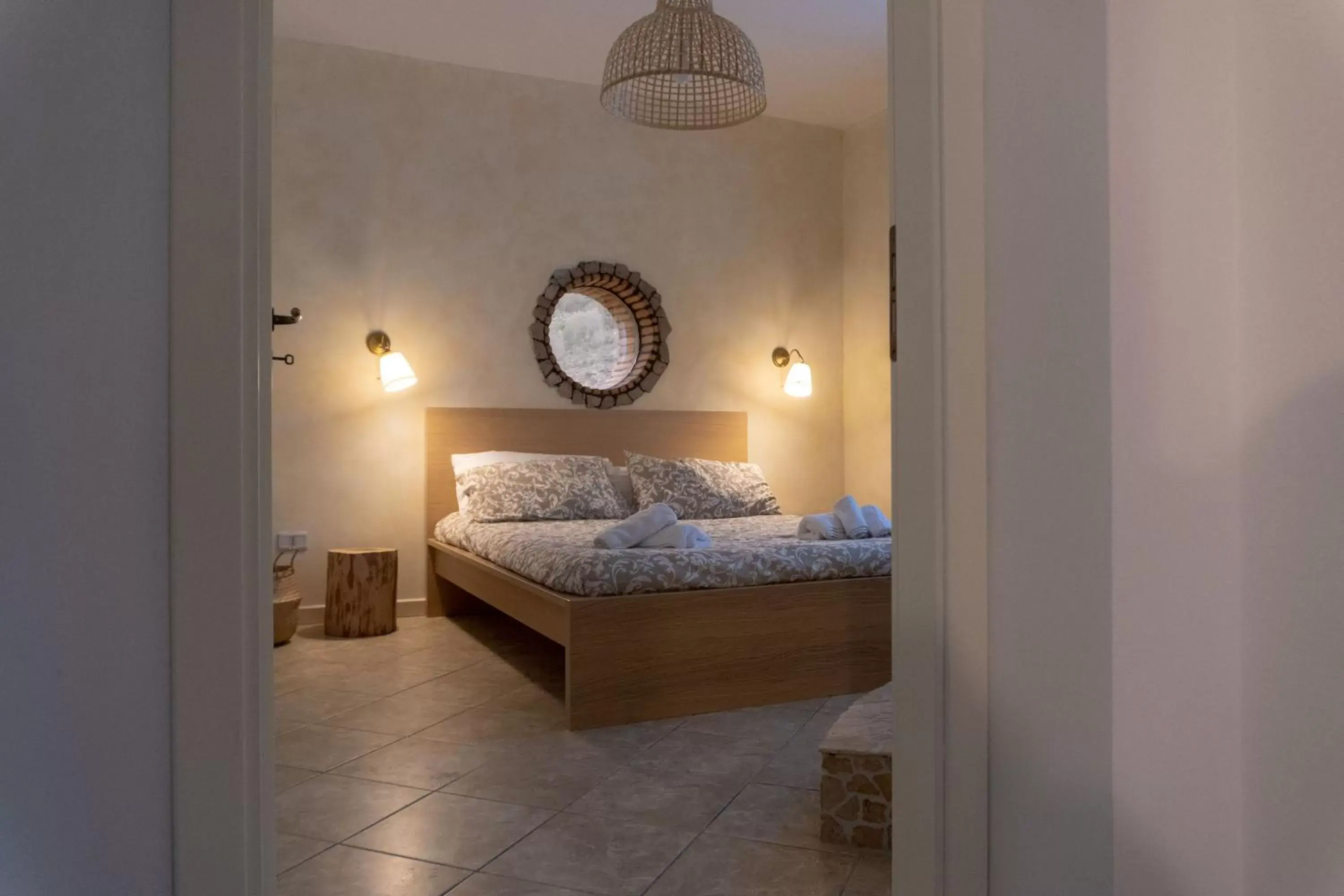 Photo of the whole room, Bed in Guarda Che Luna