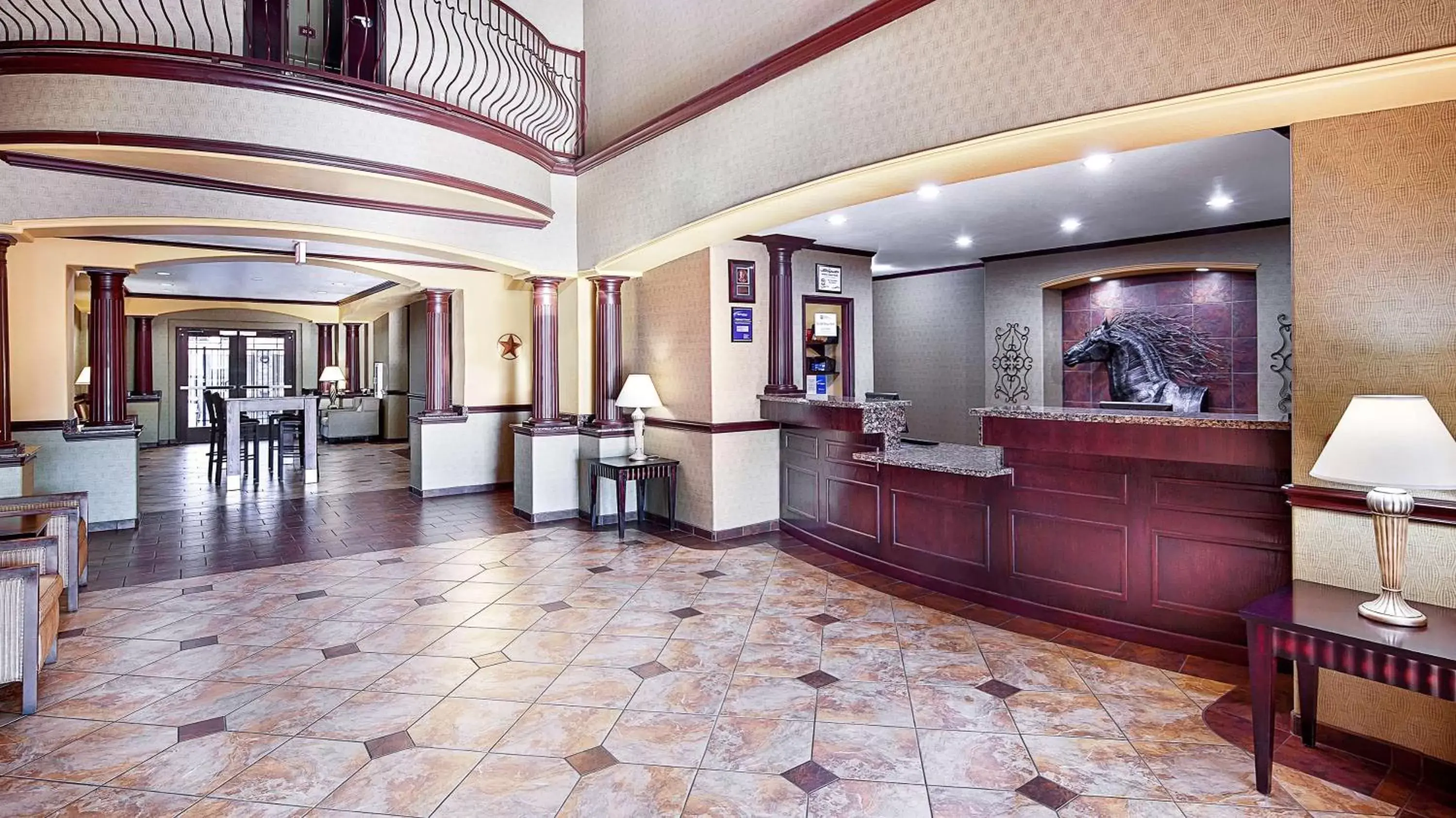 Lobby or reception in Best Western Plus Royal Mountain Inn & Suites Lobby or reception in Best Western Plus Royal Mountain Inn & Suites