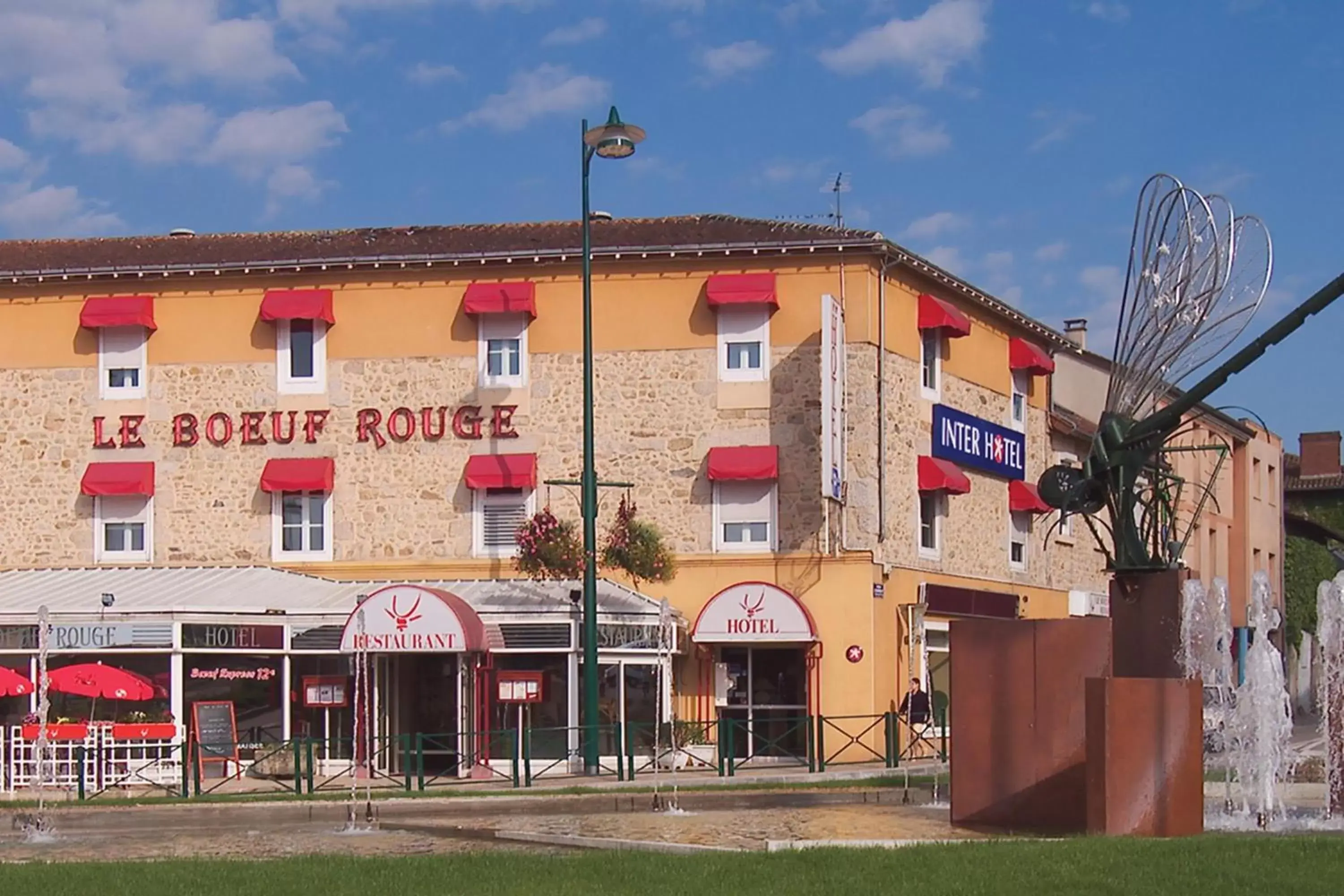 Facade/entrance, Property Building in The Originals City, Hôtel Le Boeuf Rouge, Limoges (Inter-Hotel)