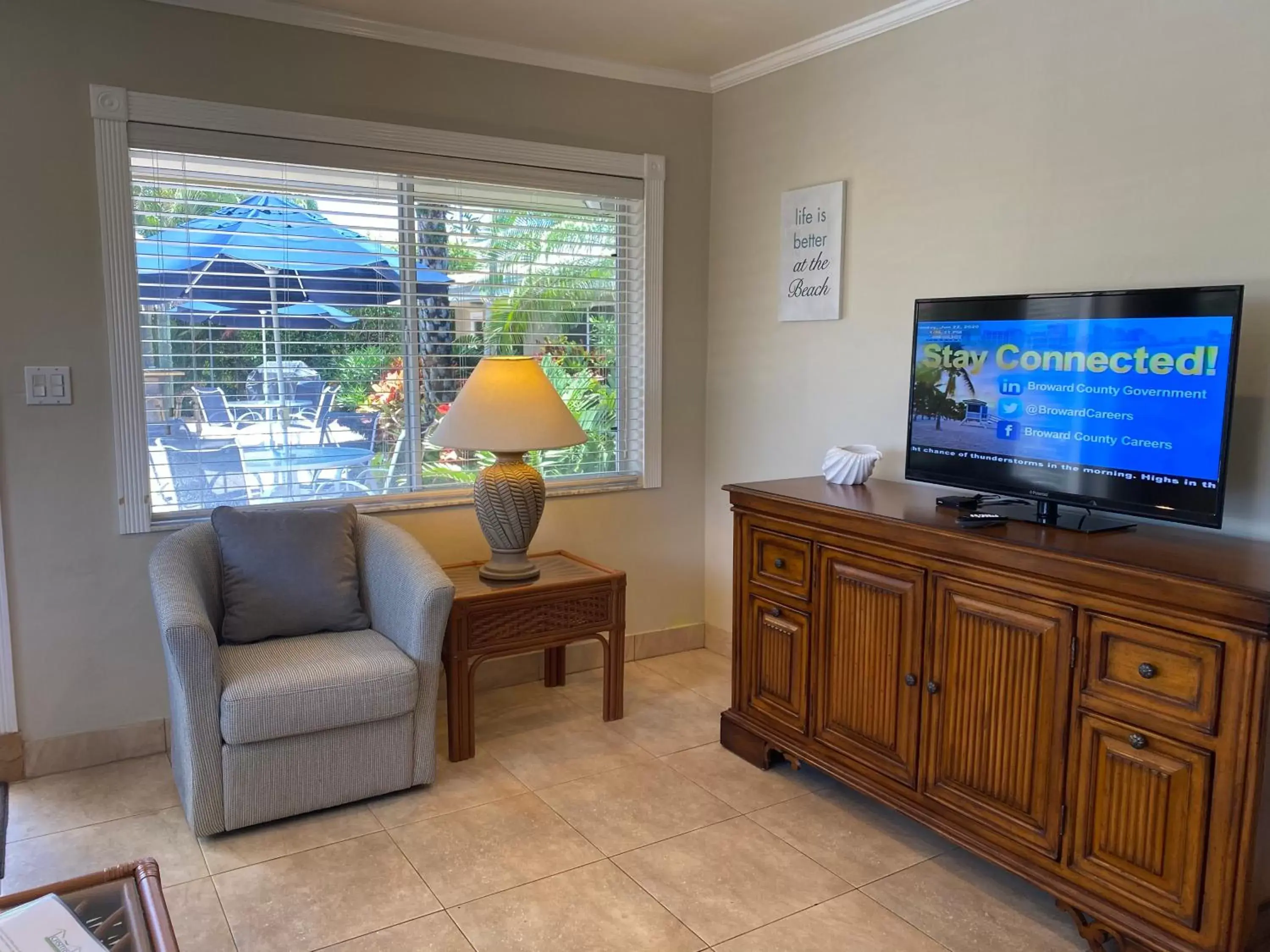 Living room, TV/Entertainment Center in Casitas Coral Ridge