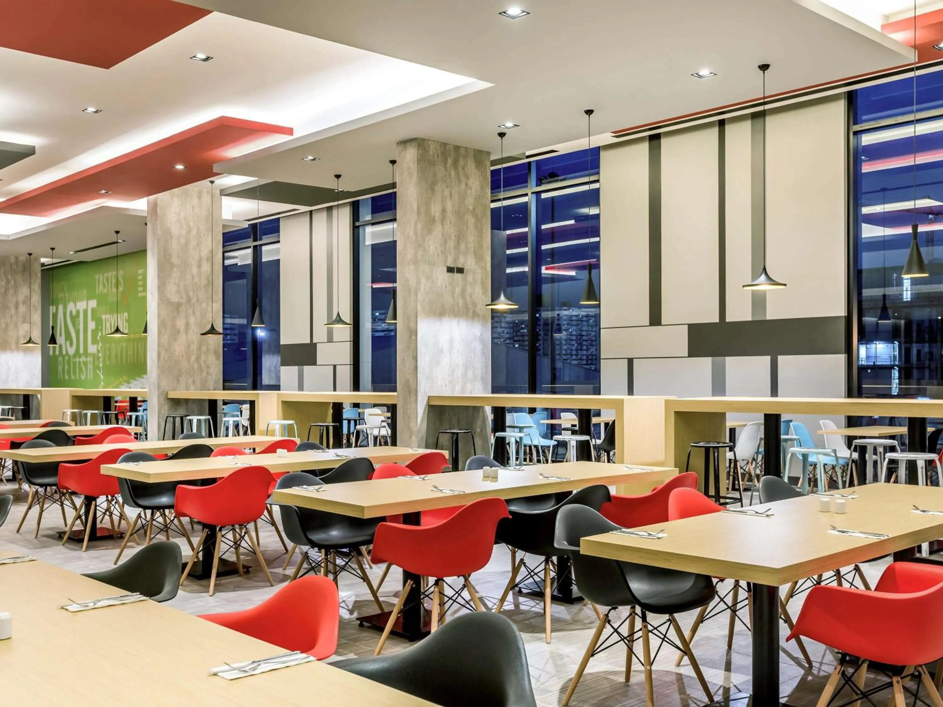 Restaurant/places to eat in ibis Bangkok IMPACT