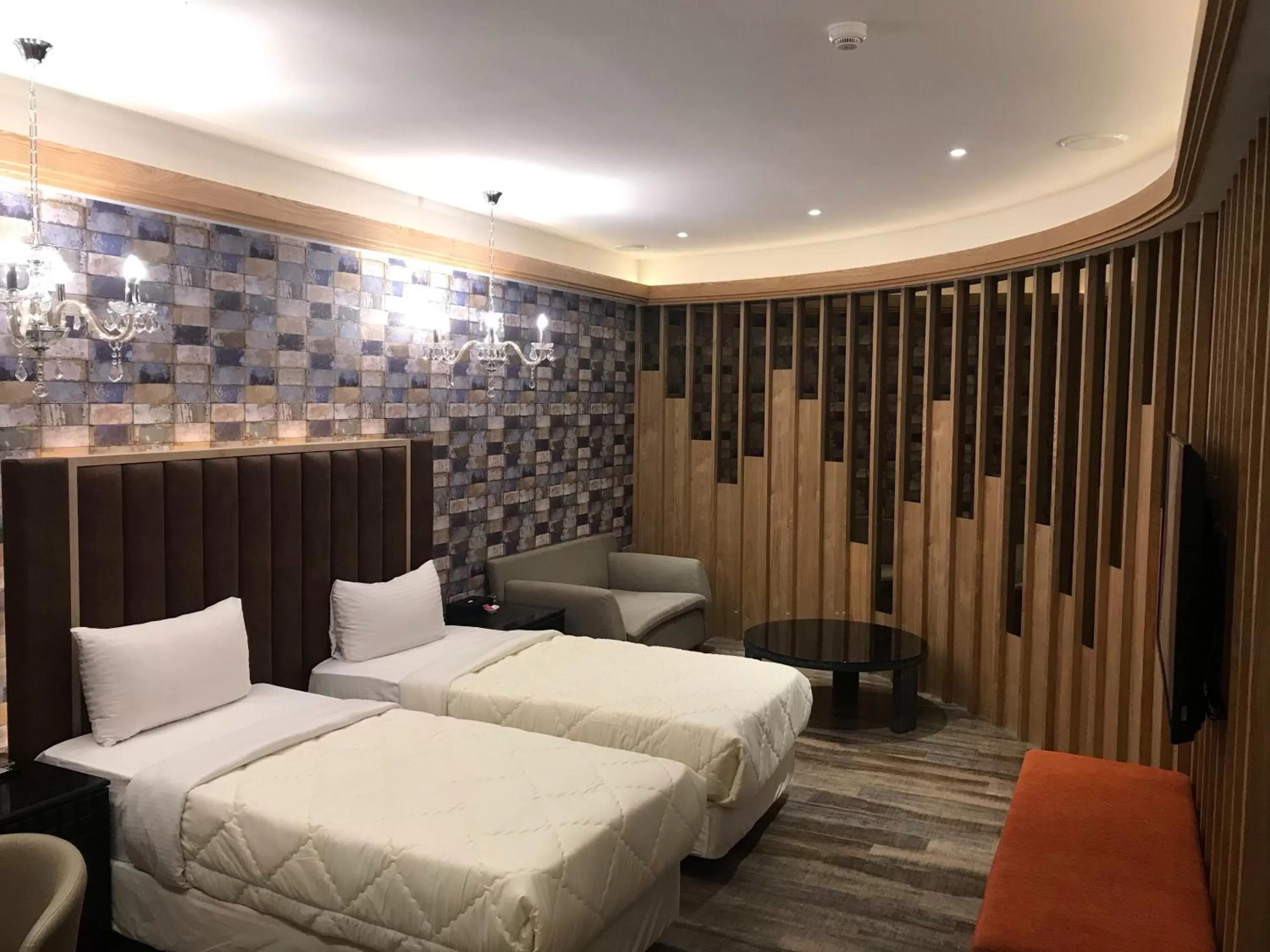 Photo of the whole room, Bed in 合樂商旅 He&Le