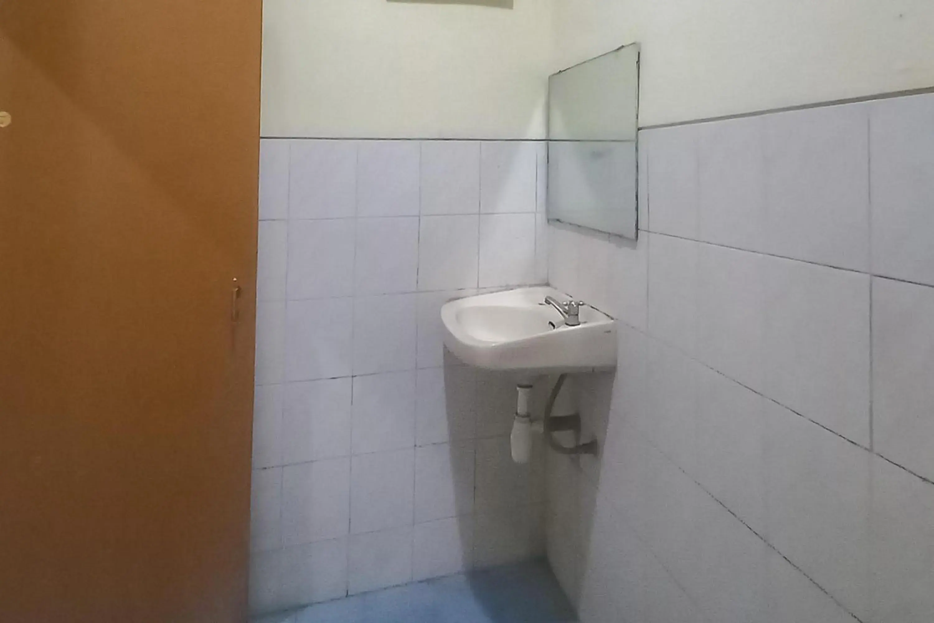 Toilet, Bathroom in Hotel Malang near Alun Alun Malang RedPartner