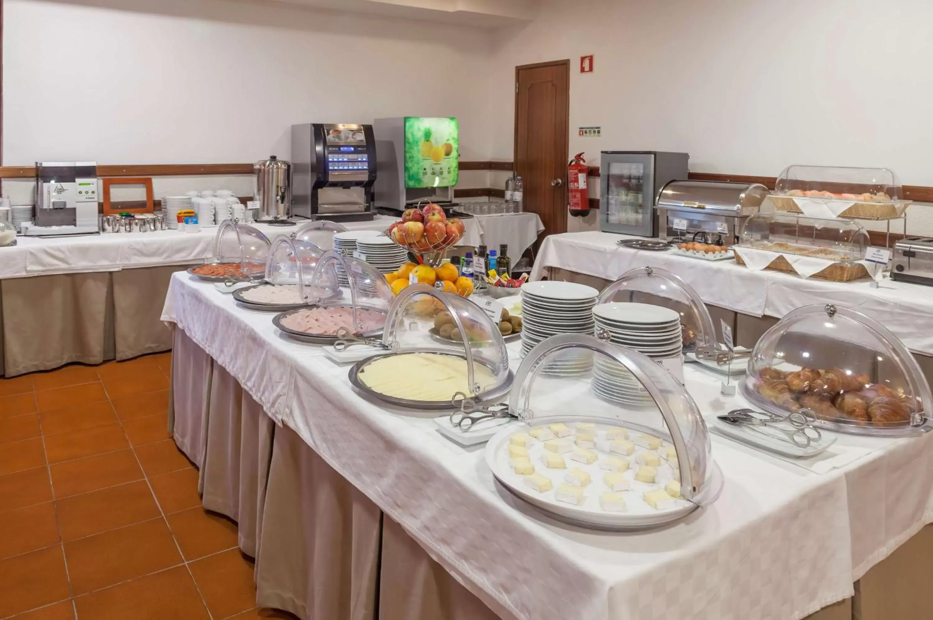 Restaurant/places to eat in Best Western Hotel Dom Bernardo