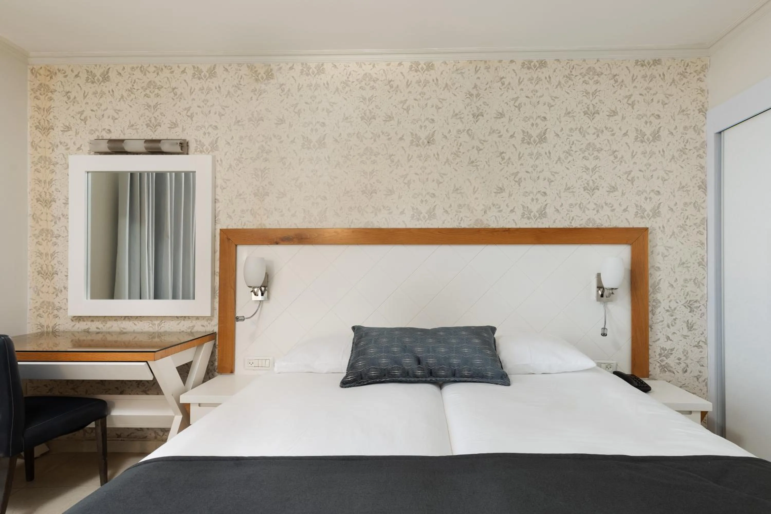 Bed in Residence Hotel