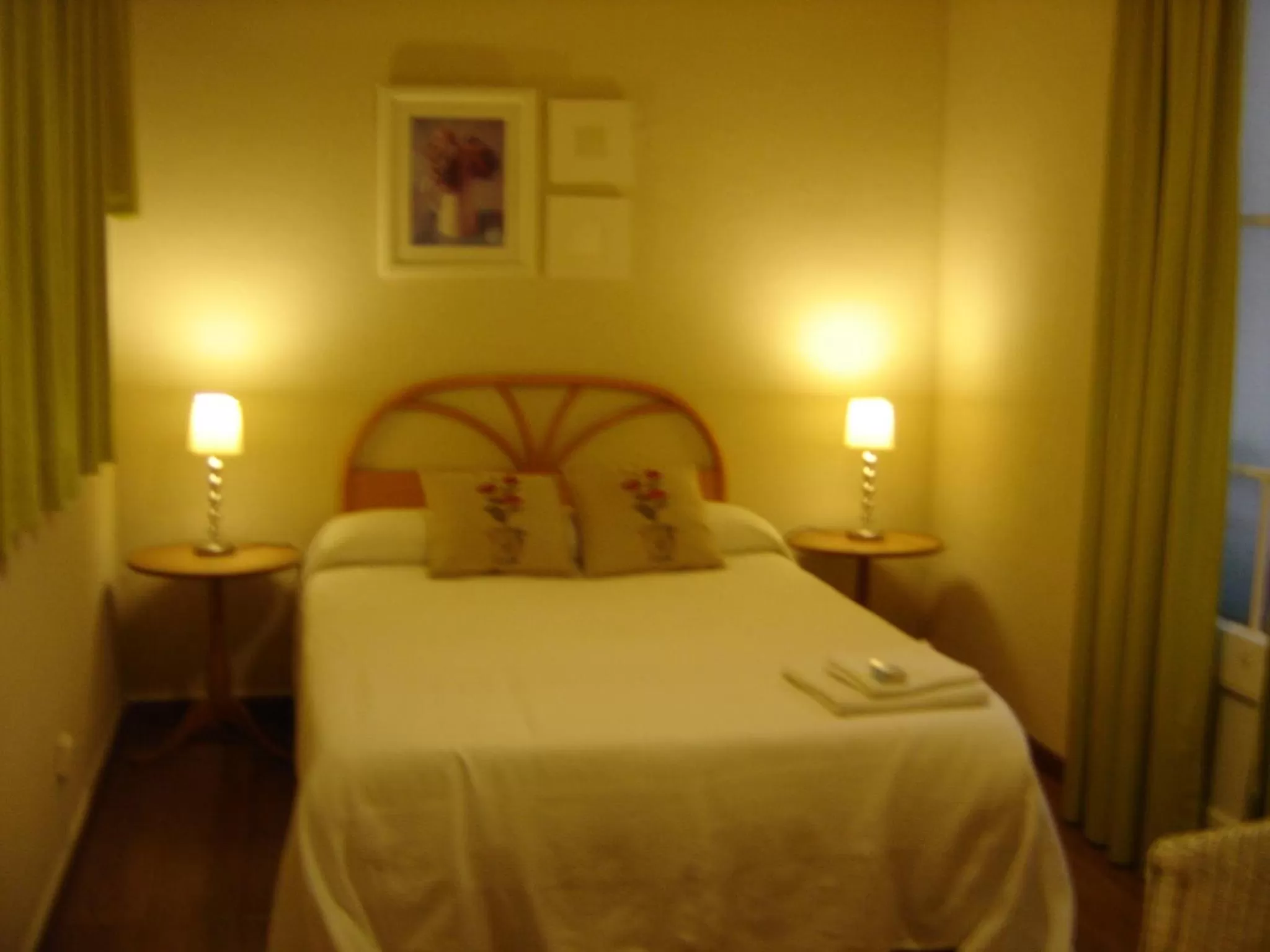 Bed in Ally's Bed&Breakfast,