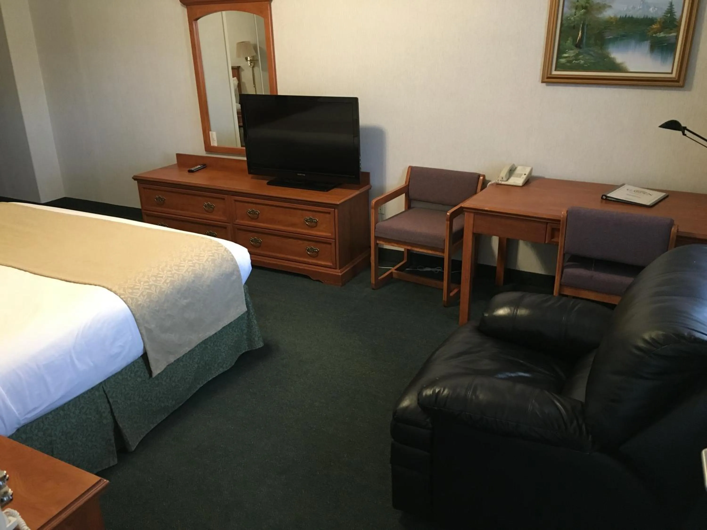 Photo of the whole room in Garden Inn and Suites Fresno