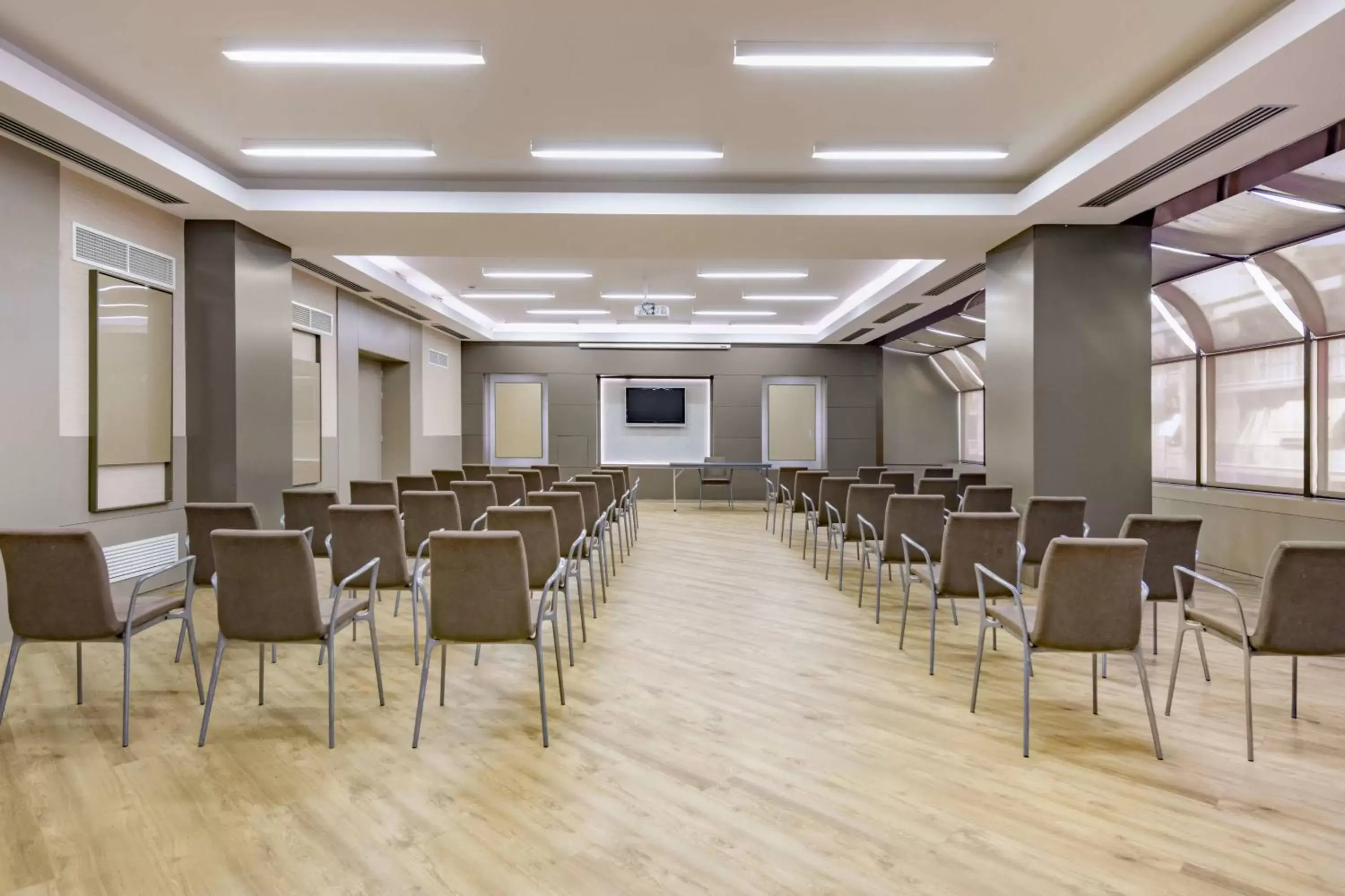 Meeting/conference room in AC Hotel Genova by Marriott