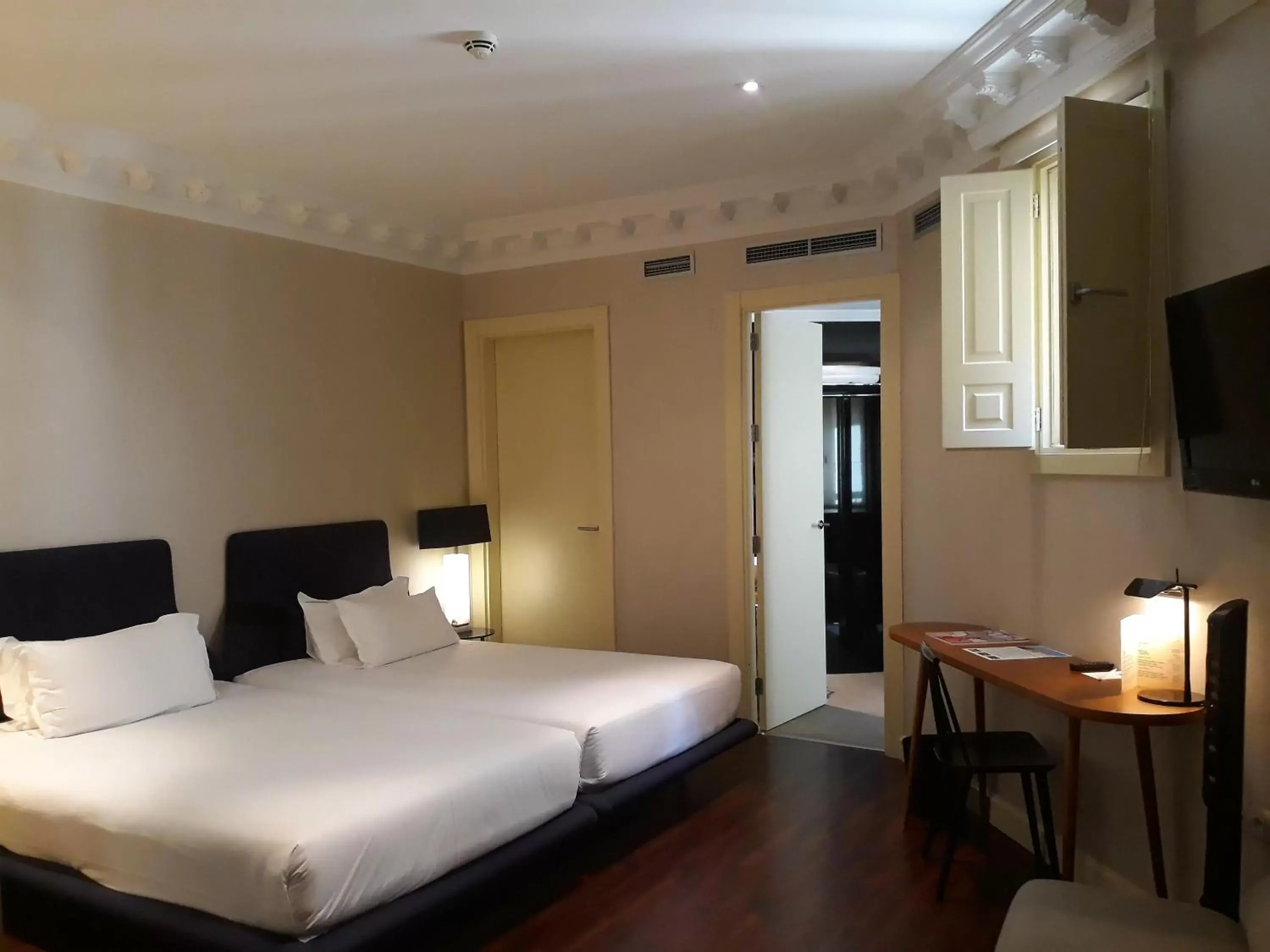 Bedroom, Bed in Hotel Sardinero Madrid