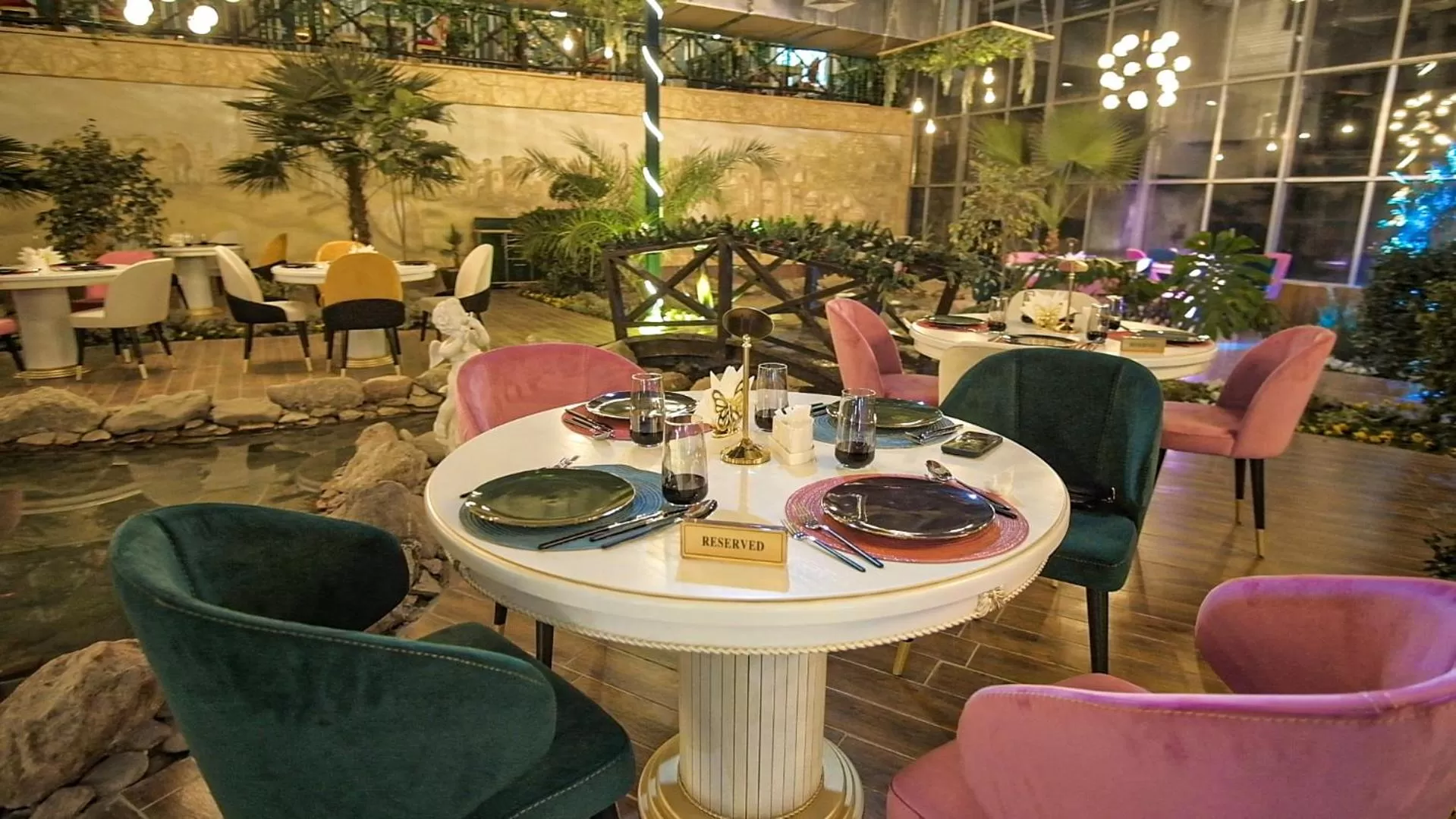 Restaurant/Places to Eat in Sahid Zarafshon