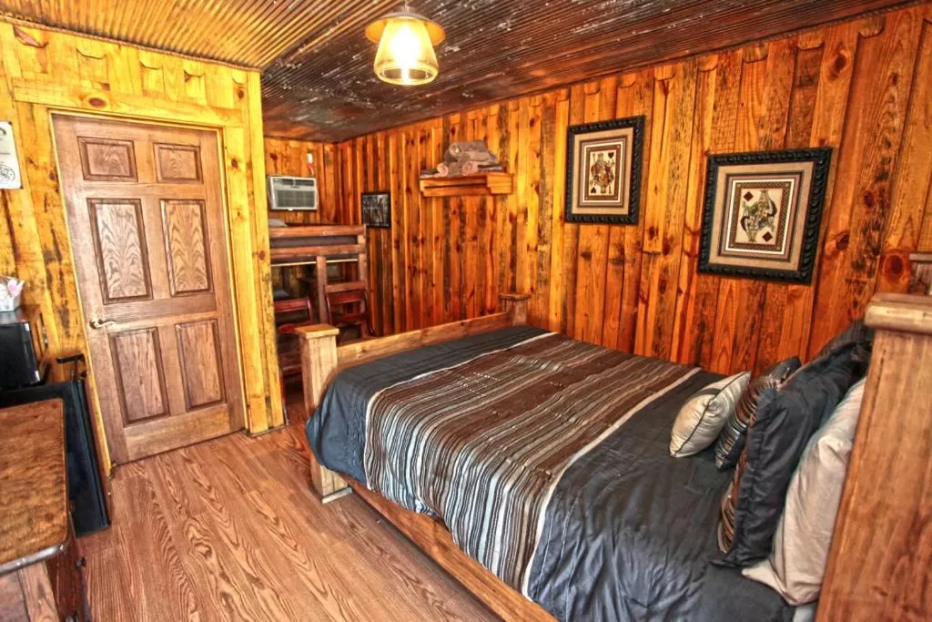 Bed in Diamonds Old West