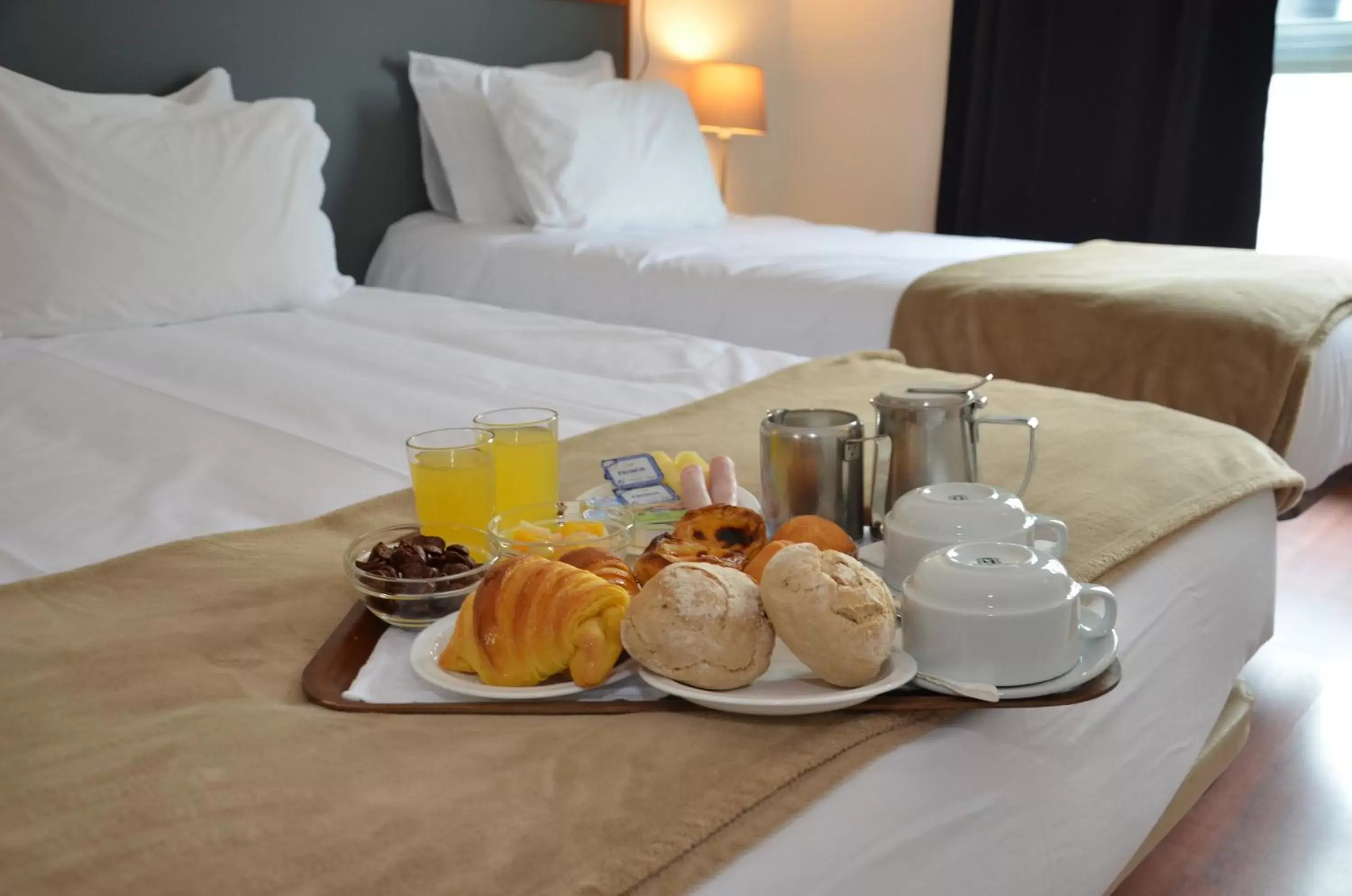 Bed, Breakfast in Hotel Girassol